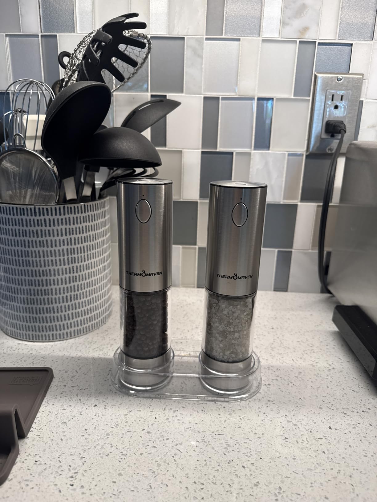 ThermoMaven Upgraded Larger Capacity Electric Salt and Pepper Grinder Set, 110ml Rechargeable Salt and Pepper Shaker with LED light, Stainless Steel Automatic Pepper Mill with 6 Adjustable Coarseness - Customer Photo 1