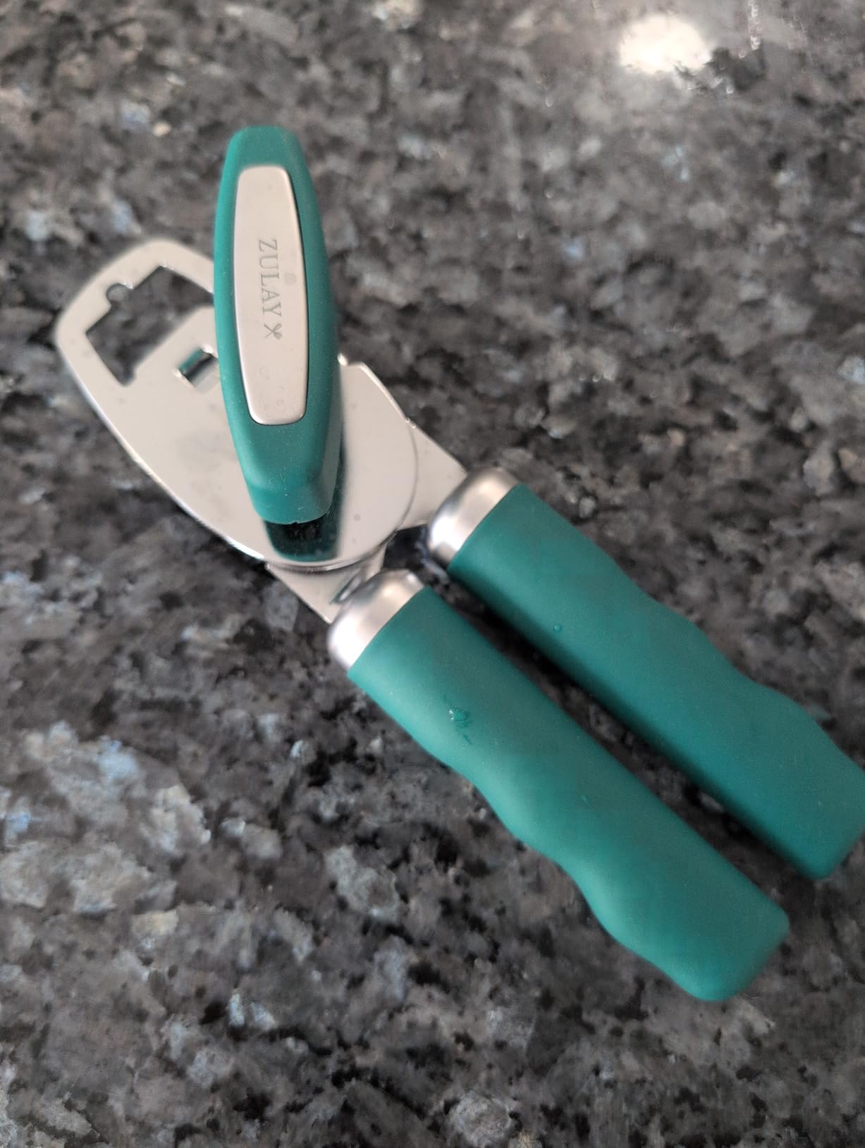 Zulay Kitchen Heavy Duty Stainless Steel Can Opener Manual with Bottle Opener - Rust Proof Manual Can Opener With Turn Knob & Comfy Soft Grip Handles - Black - Customer Photo 3