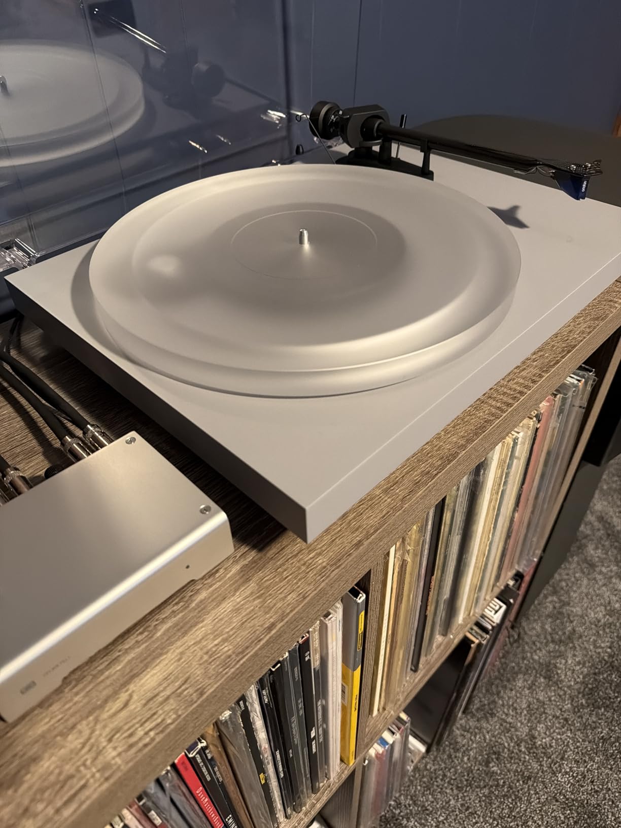 Pro-Ject Debut EVO 2, Next Generation Audiophile Turntable with Carbon Fiber tonearm, Electronic Speed Selection and pre-Mounted Pick it MM EVO Cartridge, Made in Europe (Black Satin) Customer Review Pro-Ject Debut EVO 2, Next Generation Audiophile Turntable with Carbon Fiber tonearm, Electronic Speed Selection and pre-Mounted Pick it MM EVO Cartridge, Made in Europe (Black Satin) - Customer Photo 1