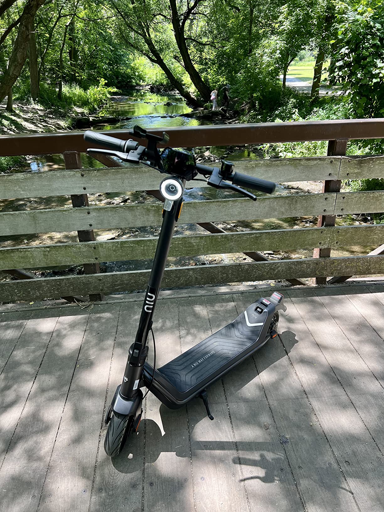 NIU K100P/K300P/K300X Electric Scooter Adult - E Scooter with Suspension, 600-1000W Peak Power, 18-37.3 Miles Max Range, Top Speed 17.4-23.6MPH, Commuting E-Scooter - Customer Photo 2