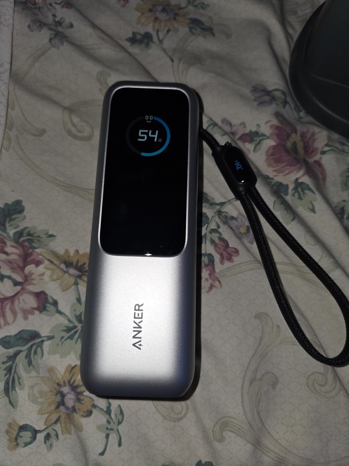 Anker Laptop Power Bank, 25,000mAh Portable Charger with 165W Total Output, 3 USB-C Ports (100W Max Each), Built-in Retractable Cables, Flight-Ready, for iPhone 17/16 Series, MacBook, Samsung, and More customer photo 1