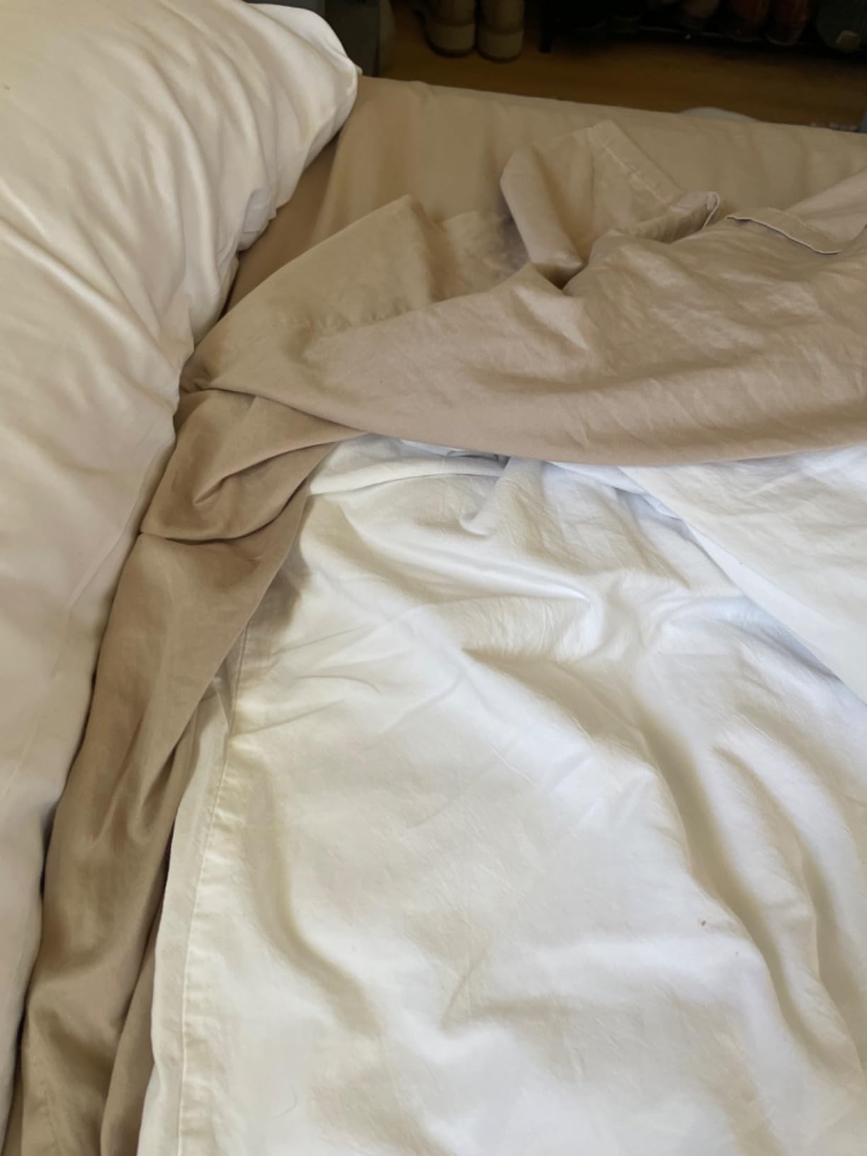 Brooklinen Luxury Sateen 4 Piece Sheet Set - 100% Cotton Bed Sheets, Soft & Durable Queen Size Sheets Set in Slate Grey, Oeko-TEX Certified Bedding Set, 1 Fitted Sheet, 1 Flat Sheet, 2 Pillowcases Customer Review Brooklinen Luxury Sateen 4 Piece Sheet Set - 100% Cotton Bed Sheets, Soft & Durable Queen Size Sheets Set in Slate Grey, Oeko-TEX Certified Bedding Set, 1 Fitted Sheet, 1 Flat Sheet, 2 Pillowcases - Customer Photo 2