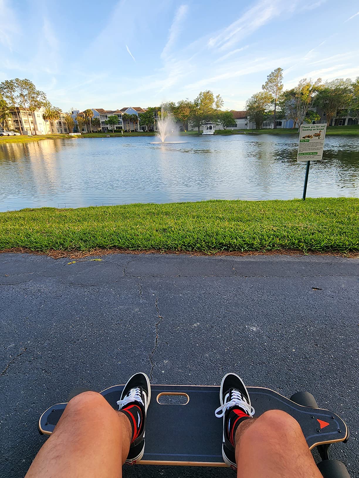 MEEPO Campus V3 Series/Envy Electric Skateboard with Remote, Top Speed Up to 29 Mph, 4 Speed Smooth Braking, Easy Carry Handle Design, Suitable for Adults & Teens - Customer Photo 2