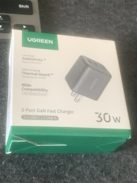 UGREEN 3-Port 30W USB C Charger, GaN II Compact iPhone Charger Fast Charging, Type C Power Adapter for iPhone 17/16/15 Series, Samsung Galaxy S25/24/23, iPad, Matt Black - Customer Photo 2