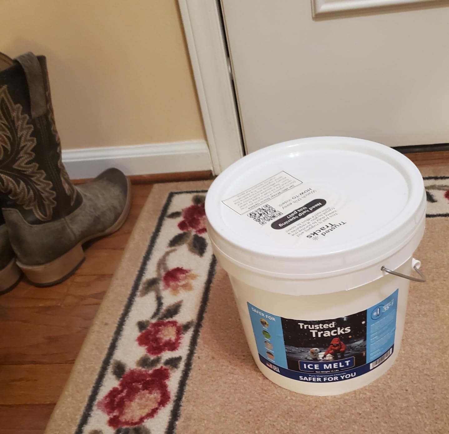 Ice Melt, Pet Safe Ice Melt, 15 LBS Premium Snow Melter, Pure Magnesium Chloride, Safer for Pets, Concrete, Effective to -35 F, 15 lb - Customer Photo 1
