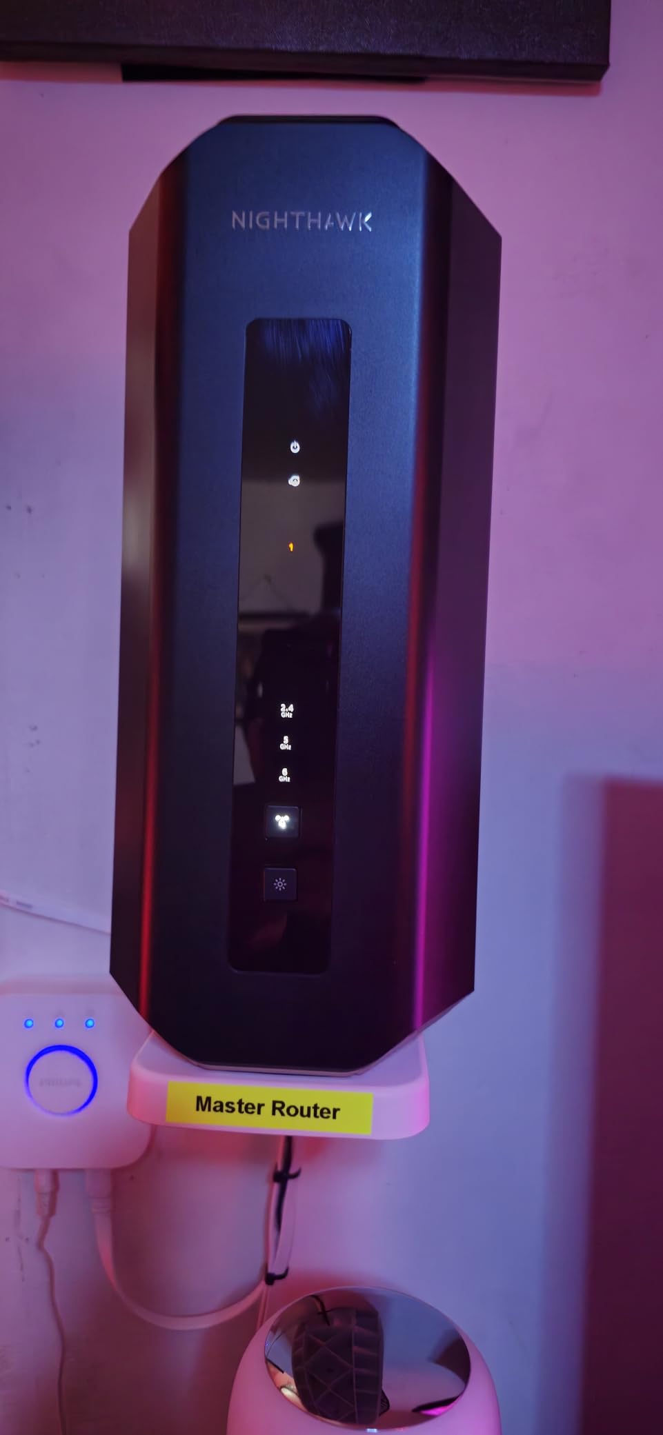 NETGEAR Nighthawk WiFi 7 Router (BE9300) - Router Only, 9.3Gbps Wireless Speed, 2.5 Gigabit Internet Port, Tri-Band for Gaming, Covers 2,500 sq. ft., 100 Devices, VPN - Free Expert Help customer photo 1