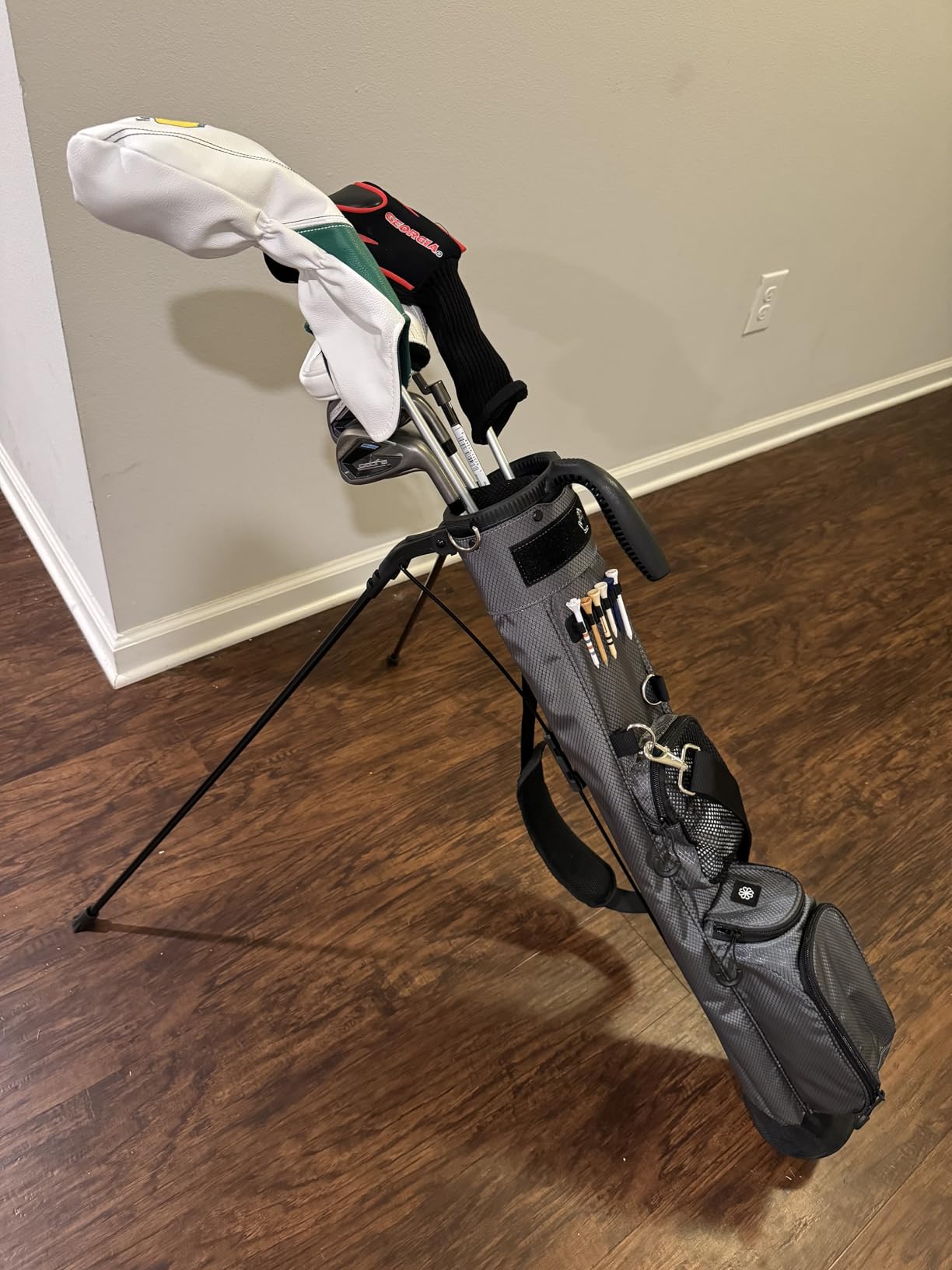 Golf Stand Bag, Lightweight Par 3 Golf Bag Holds Up to 7 Clubs with Two Way Dividers Cooler Pocket Shoulder Strap and Multiple Storage Pockets for Men and Women customer photo 2