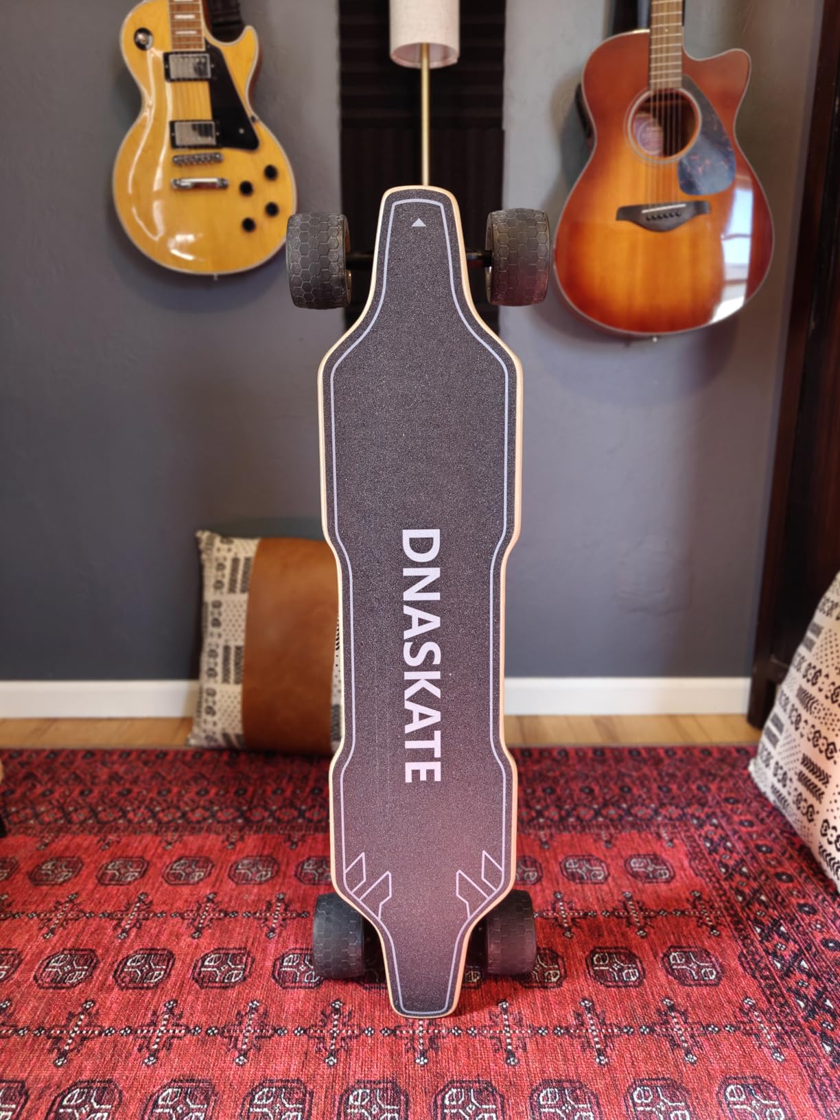 V20 Electric Skateboard with Remote, 28 Mph Top Speed,22 Miles Range,1000W Hub-Motor, Longboard Skateboard for Adults & Teens - Customer Photo 2