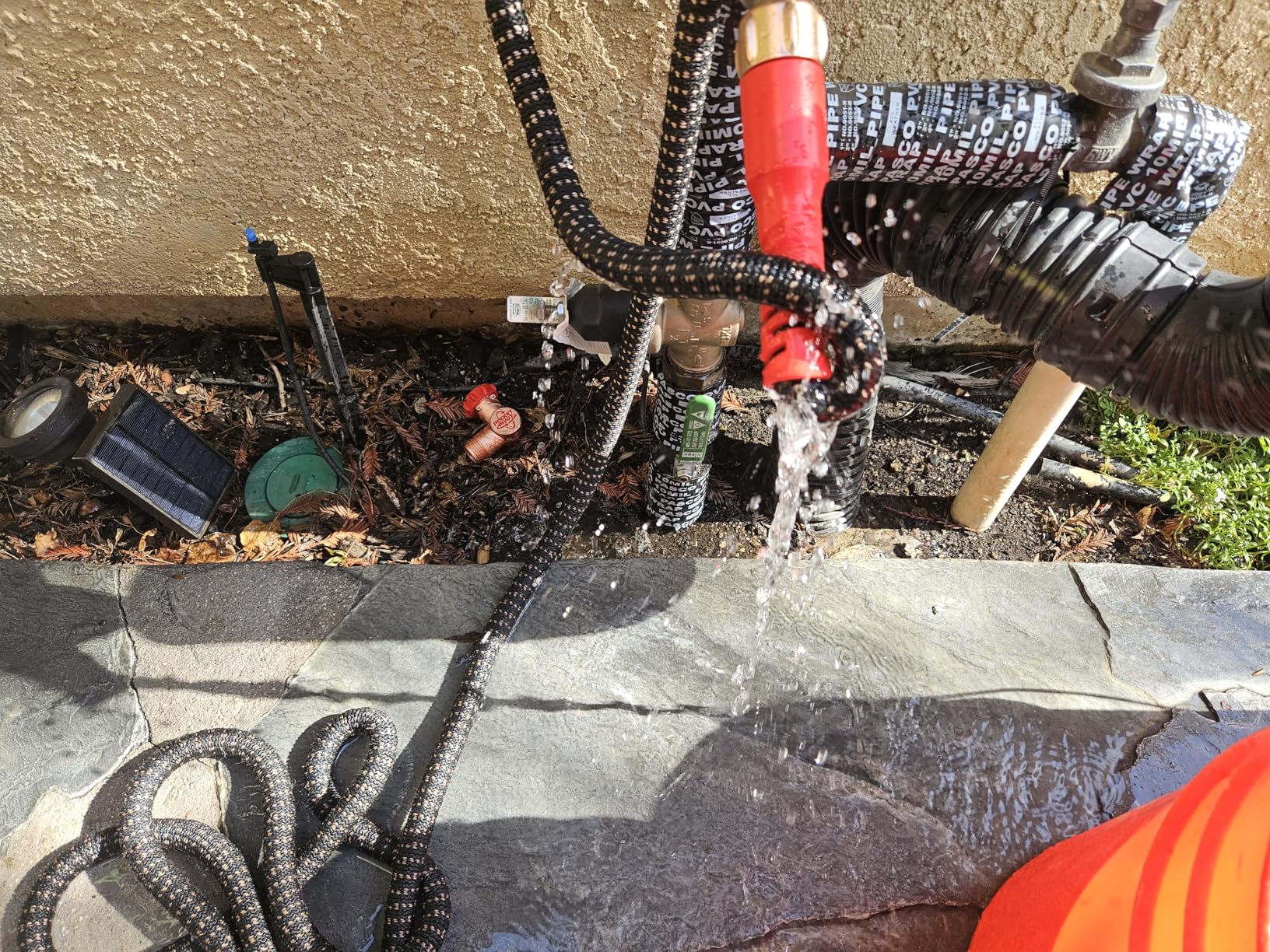 Pocket Hose 25 FT Copper Head Expandable Garden Hose with Pocket Pivot, No Tangles, AS SEEN ON TV, 360° Swivel, Tri-Tex Tubing, Force Field Jacket, Lead-Free, No-Kink, Anti-Burst w/APT - Customer Photo 2
