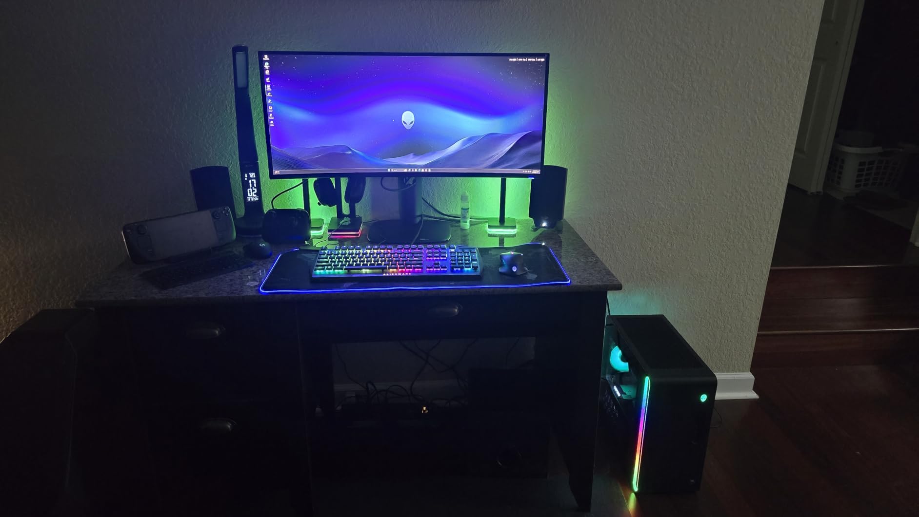 Alienware Aurora Gaming Desktop ACT1250 - Intel Core Ultra 7 265F, 32GB DDR5 RAM, 1TB SSD, NVIDIA GeForce RTX 5070, 1000W Platinum Rated PSU, Windows 11 Home, Clear Panel - Black customer photo 2