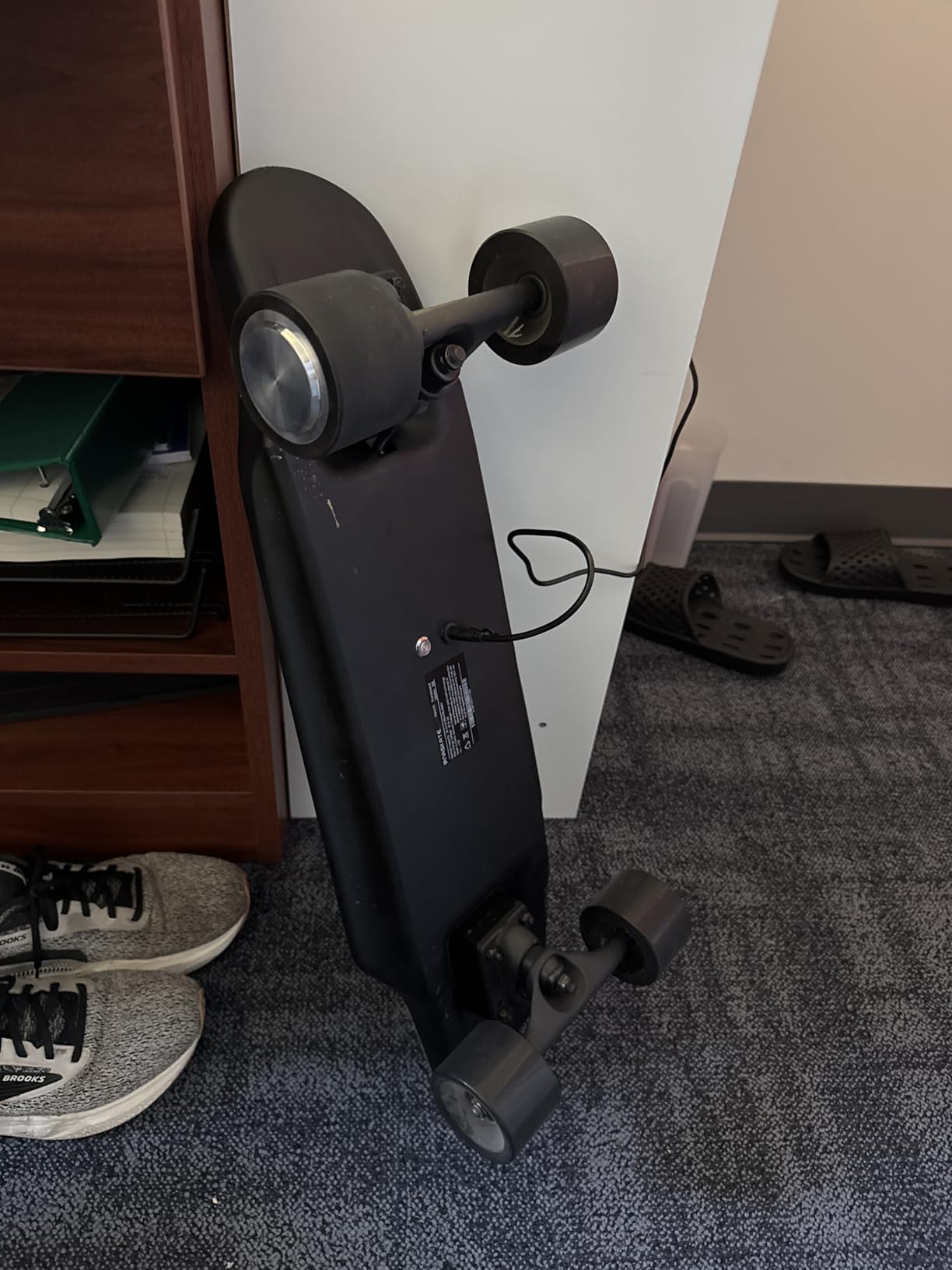 M8 Electric Skateboard with Remote, 15/22Mph Top Speed,9/15/Miles Range,400/800W Hub-Motor, Skateboard for Adults &Teens - Customer Photo 2