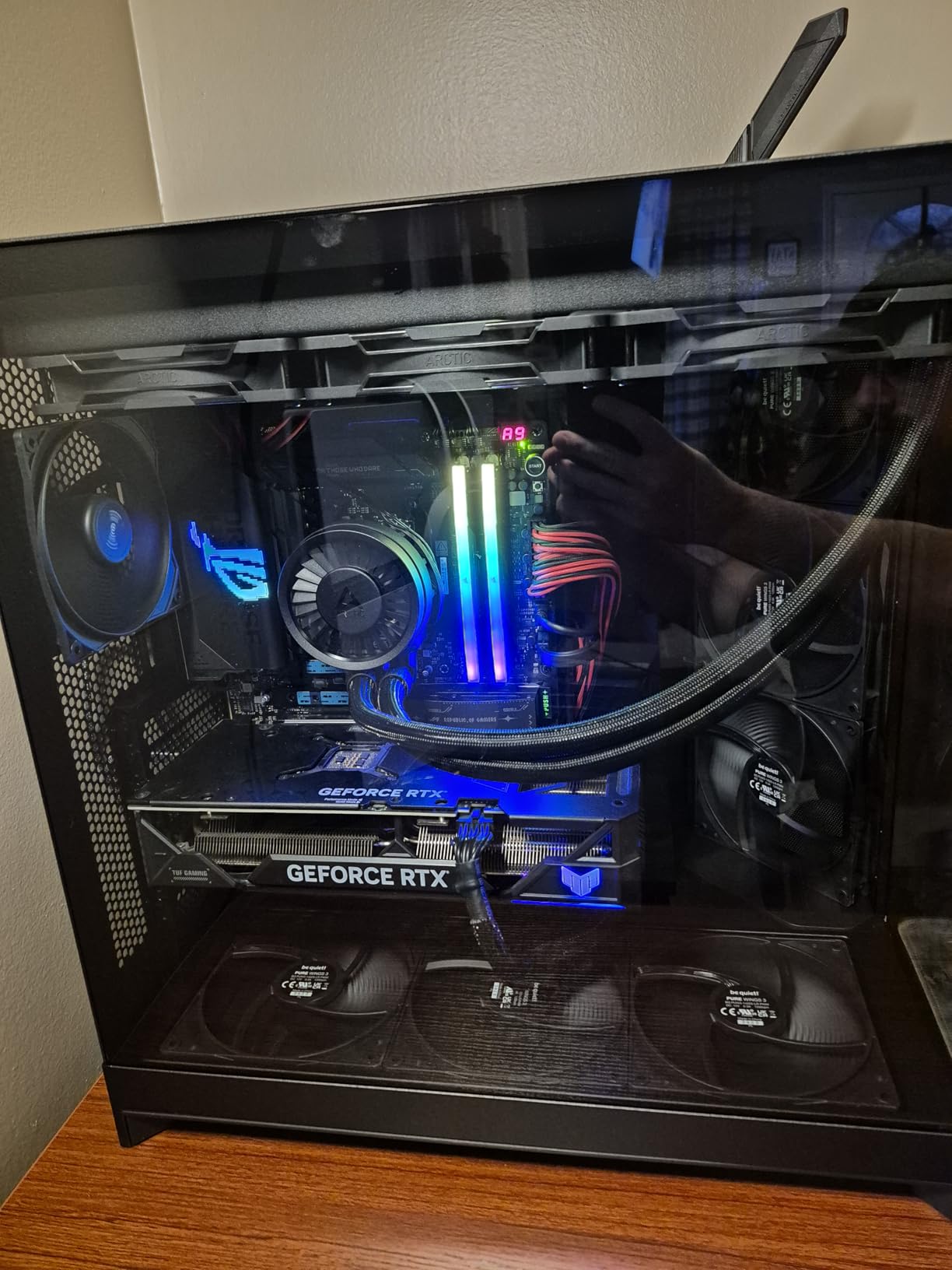 NZXT H9 Flow (2025) - Large Dual-Chamber ATX Mid-Tower Airflow PC Case - Includes 3 x 140mm & 1 x 120mm Fans - 420mm Radiator Support - Tempered Glass - Back-Connect Ready - Black customer photo 1