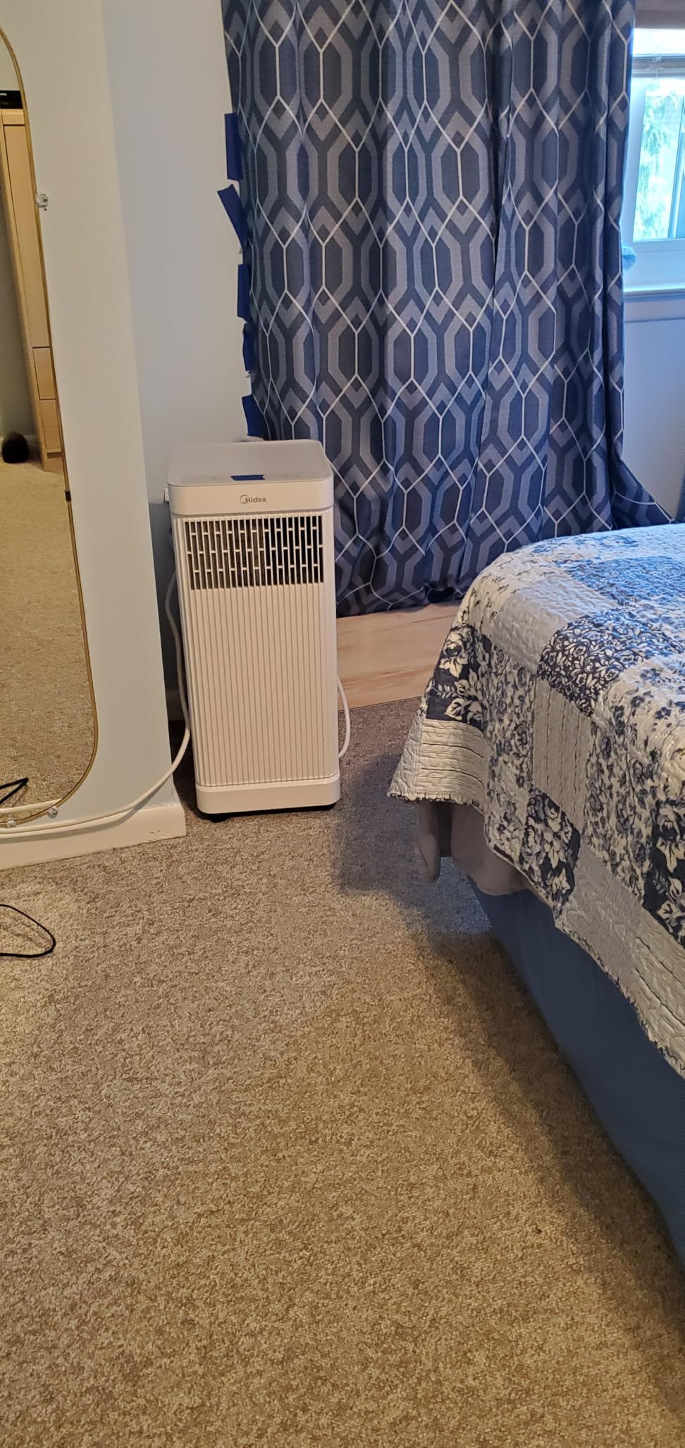 Midea 10,000 BTU ASHRAE (7,100 BTU SACC) Portable Air Conditioner, Smart Control, Cools up to 300 Sq. Ft., with Dehumidifier & Fan mode, Easy- to-use Remote Control & Window Installation Kit Included - Customer Photo 4