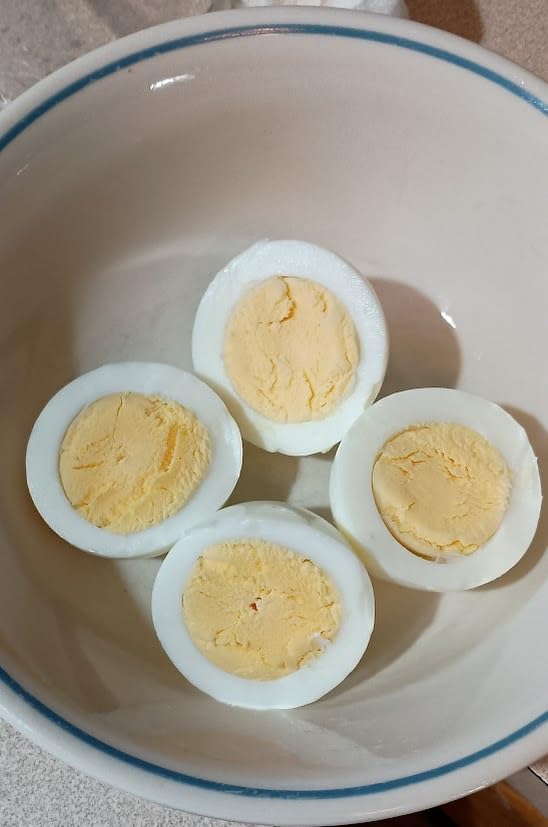 Amazon Basics Electric Egg Cooker for Hard-Boiled Eggs, 7-Egg Capacity, BPA Free, Black - Customer Photo 5