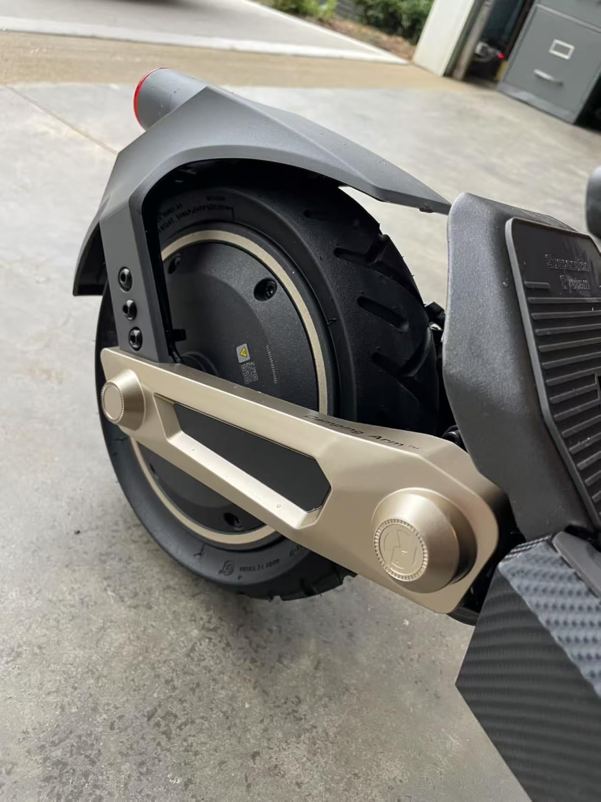 NAVEE GT3/ST3 Series Electric Scooter, 20/25 MPH Top Speed, 47/38/30 Miles Max Range, 1000W/1350W Motor with Dual Suspension, 10