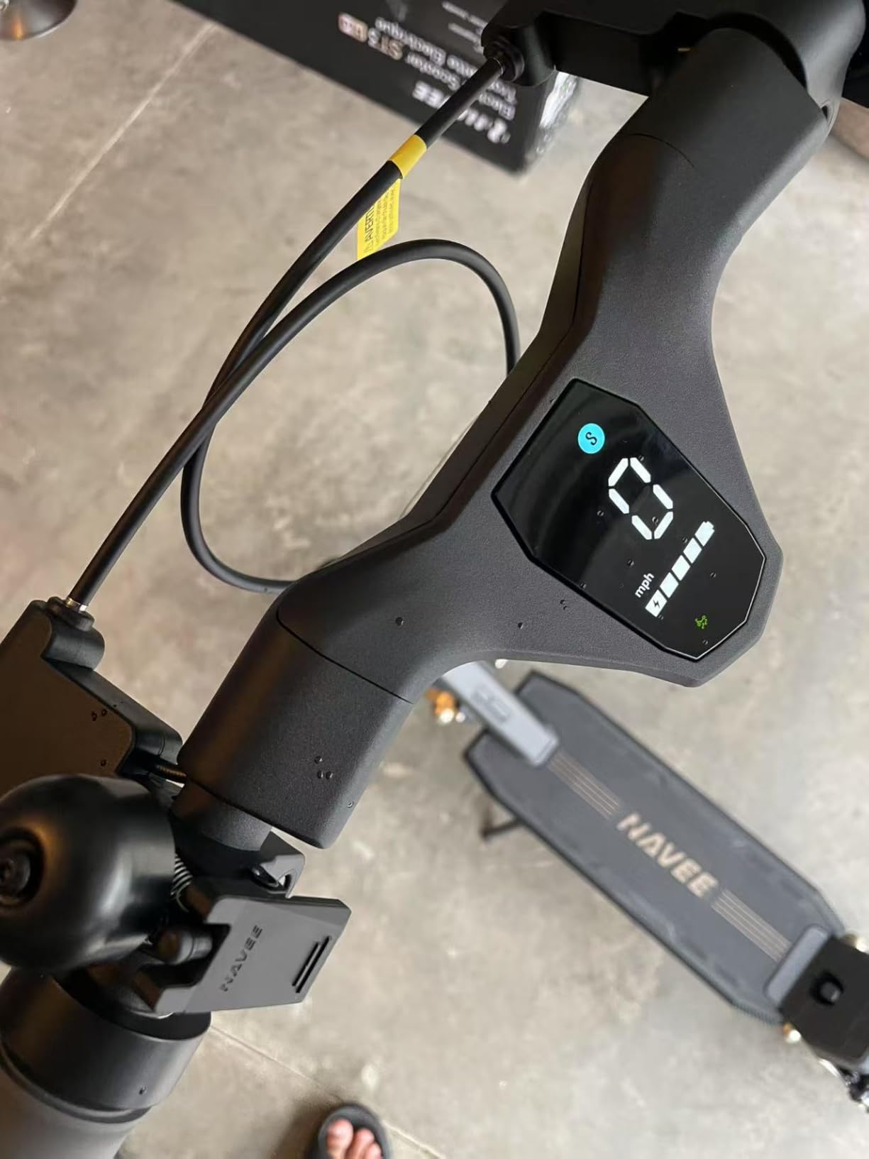 NAVEE GT3/ST3 Series Electric Scooter, 20/25 MPH Top Speed, 47/38/30 Miles Max Range, 1000W/1350W Motor with Dual Suspension, 10