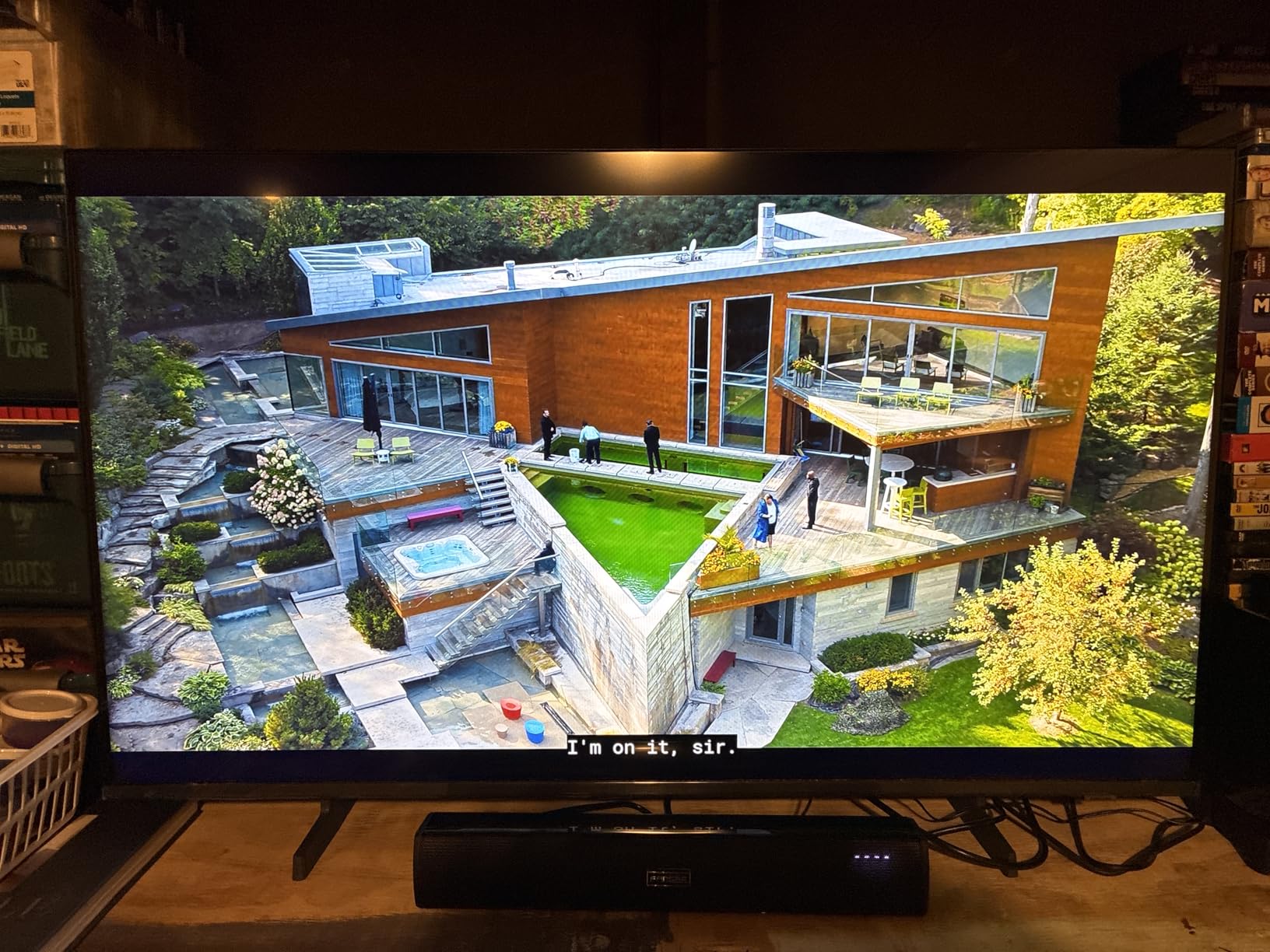 Samsung 50-Inch Class Crystal UHD U8000F 4K Smart TV (2025 Model) Endless Free Content, Crystal Processor 4K, MetalStream Design, Knox Security, Alexa Built-in customer photo 1