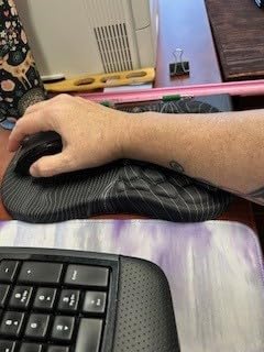 TECKNET Ergonomic Mouse Pad with Wrist Rest, Soft Mousepad with Massage Design, Memory Foam and Non-Slip PU Base for Pain Relief, Gaming Mouse Pad for Desk, Home, Office, 12x8 Inches, Black - Customer Photo 2