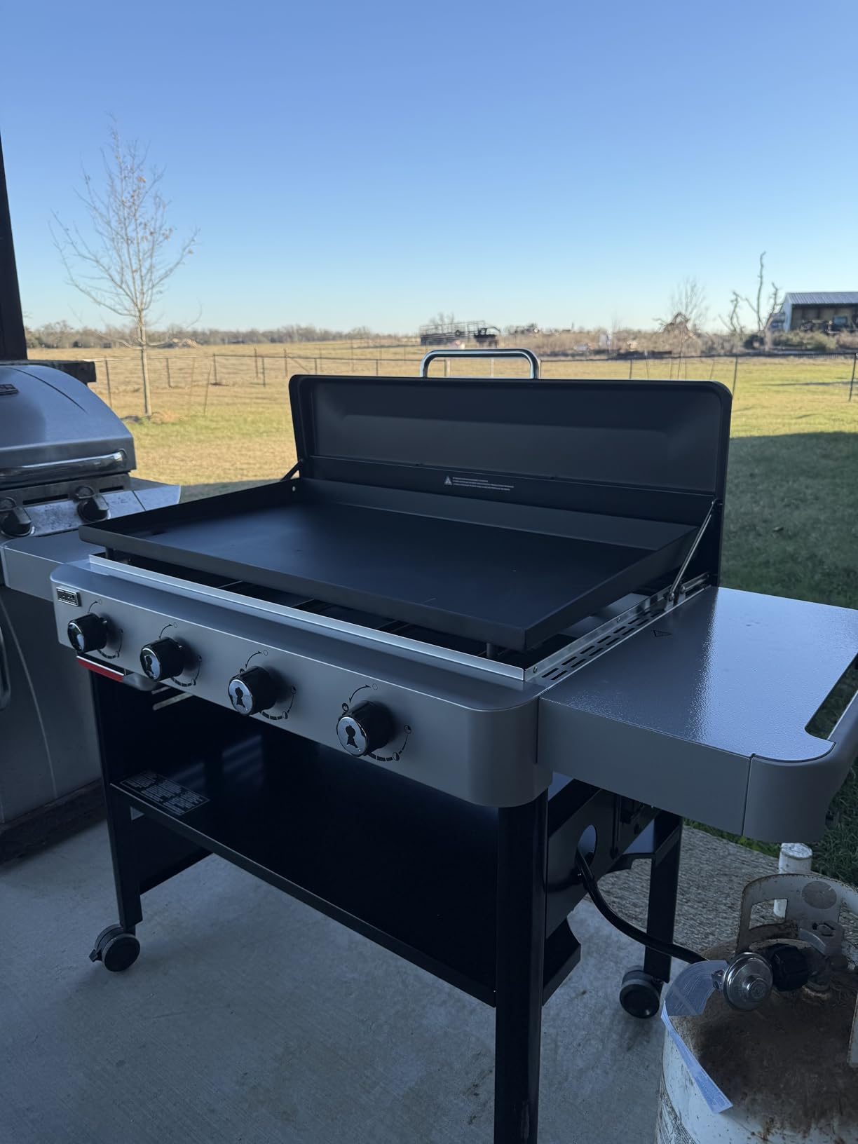 Weber 36-inch Rust Resistant Liquid Propane Gas Griddle, for Outdoor Grilling, 4 Burners, Black Customer Review Weber 36-inch Rust Resistant Liquid Propane Gas Griddle, for Outdoor Grilling, 4 Burners, Black - Customer Photo 1