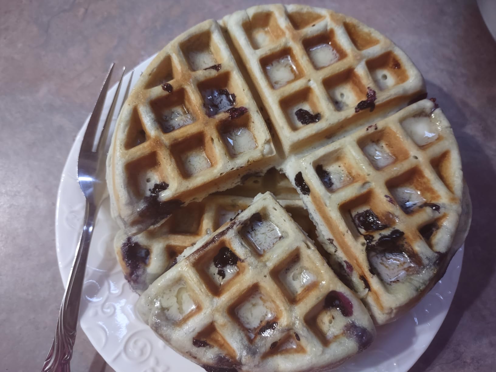 Gourmia Belgian Waffle Maker – Compact Design with Upright Storage, Adjustable Browning, and Easy-Clean Nonstick Ceramic Plates, Stainless Steel - Customer Photo 2