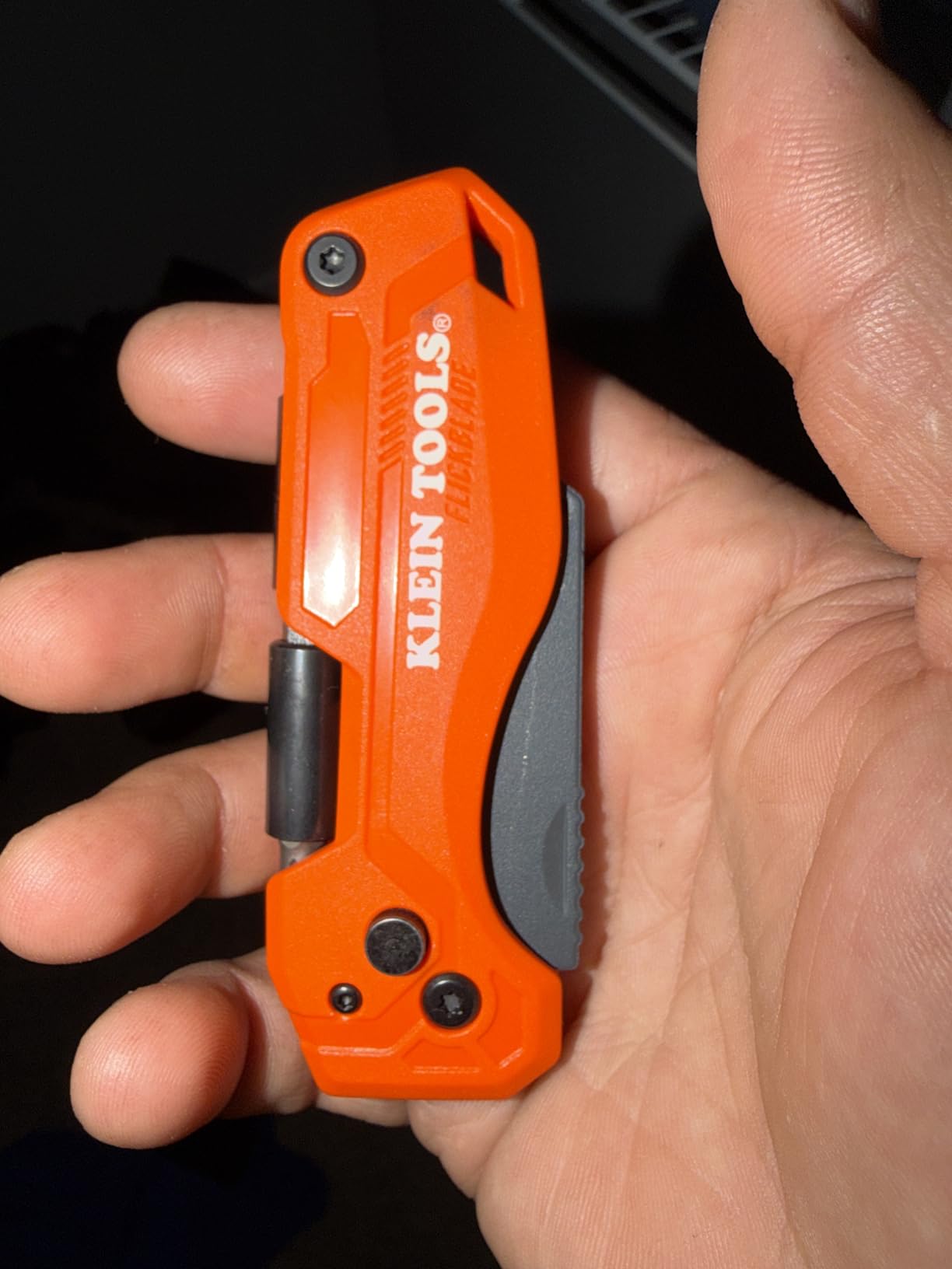 Klein Tools 44307 FLICKBLADE Folding Utility Knife, Subcompact Design with Quick-Change Triple-Ground Carbon Steel Blade, Dual Locking Positions, and Pocket Clip - Customer Photo 2