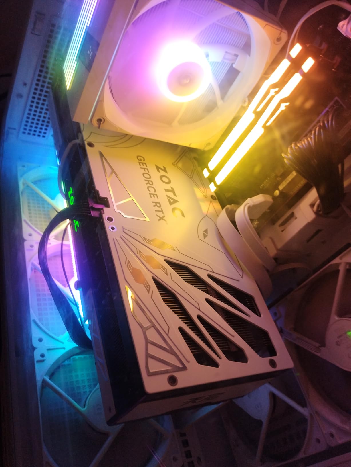 ZOTAC Gaming GeForce RTX 5080 Solid OC White Edition DLSS 4 16GB GDDR7 256-bit 30 Gbps PCIE 5.0 Gaming Graphics Card, IceStorm 3.0 Advanced Cooling, Spectra 2.0 ARGB Lighting, ZT-B50800Q-10P customer photo 1