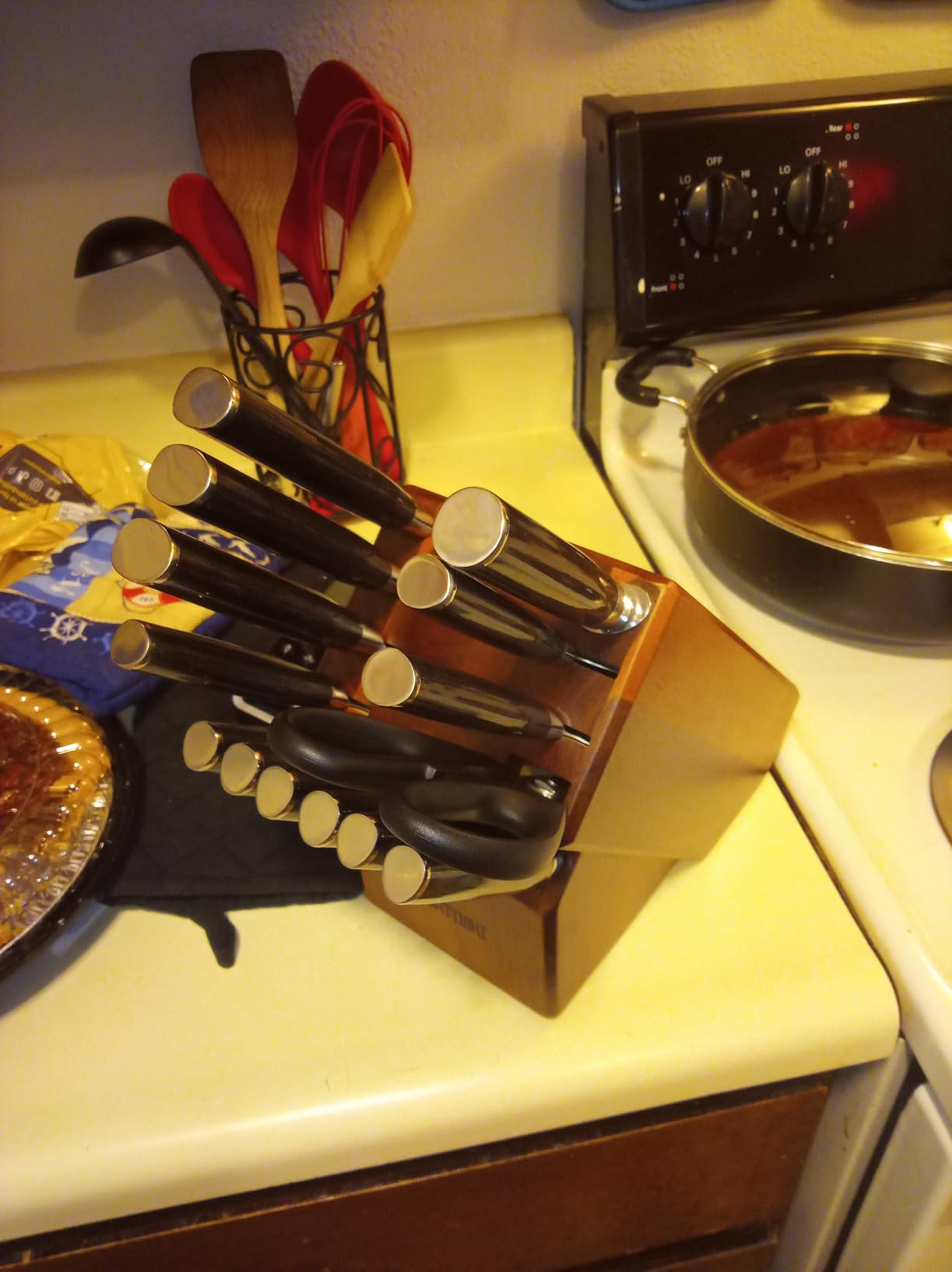 Yatoshi Professional Kitchen Knife Set, 15 Pieces, High Carbon Stainless Steel, Ergonomic Handle - Customer Photo 2