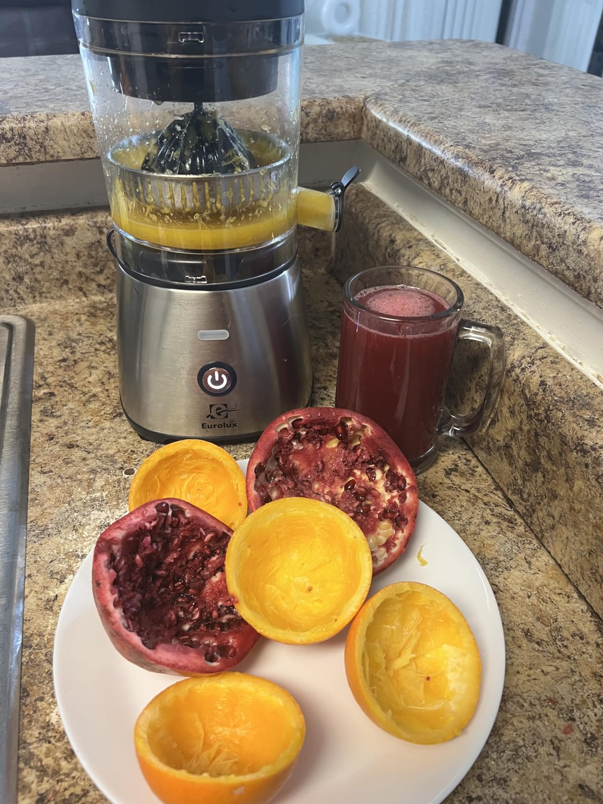 Eurolux Electric Citrus Juicer Stainless Steel | Premium Hands-Free One-Touch Orange Juice Squeezer for Oranges, Lemons, and Limes | Quiet Operation, Easy to Clean, Countertop Small Kitchen Appliance Customer Review Eurolux Electric Citrus Juicer Stainless Steel | Premium Hands-Free One-Touch Orange Juice Squeezer for Oranges, Lemons, and Limes | Quiet Operation, Easy to Clean, Countertop Small Kitchen Appliance - Customer Photo 1