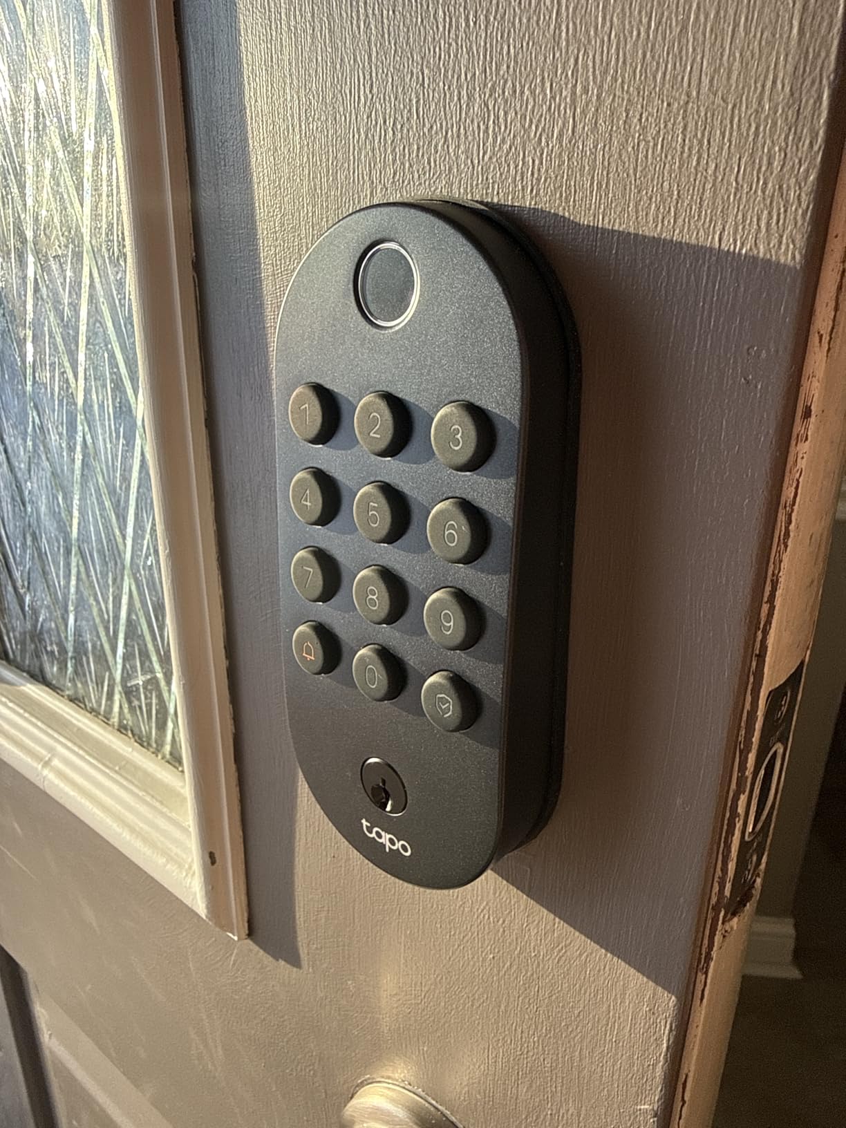 Tapo Smart Wi-Fi Deadbolt Door Lock - Keyless Tactile Buttons, Customized Access with in-App Monitoring, Auto-Lock, IP54 Weatherproof, BHMA Grade 3, Compatible with Standard Door Sizes, Tapo DL100 customer photo 1
