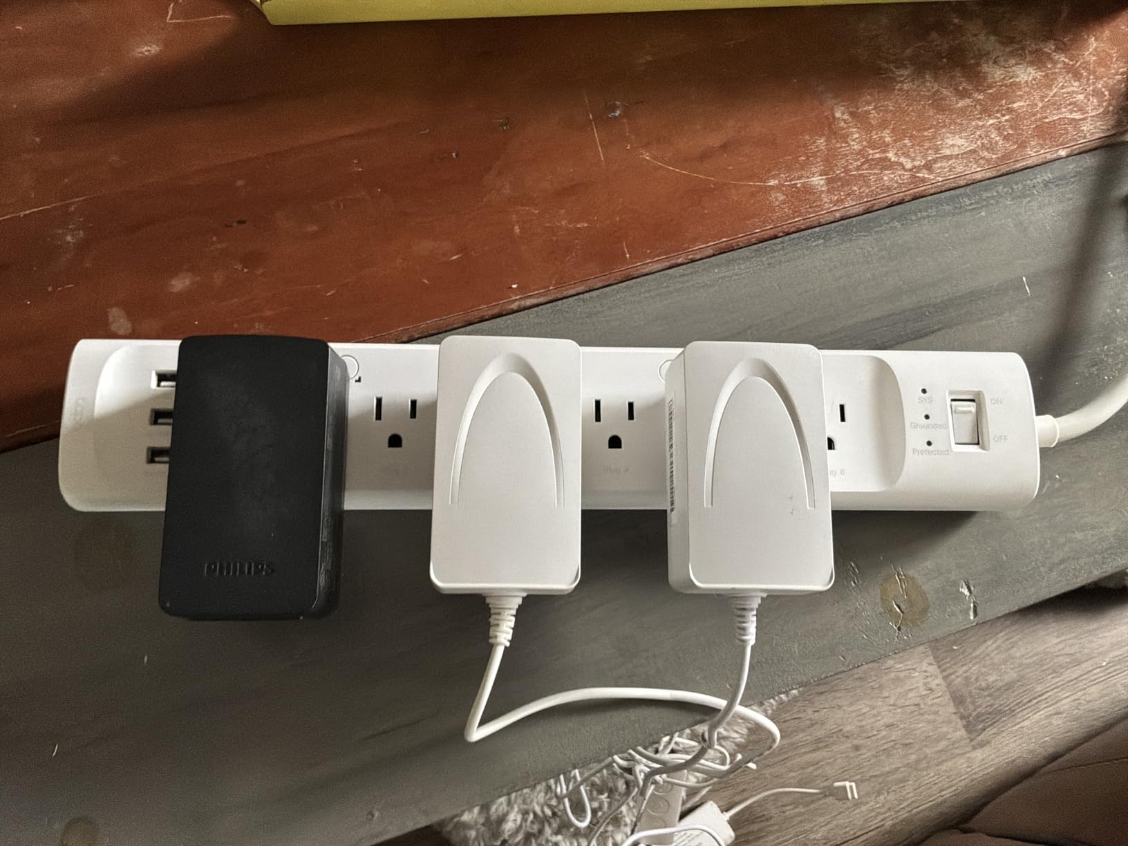 Tapo Smart Wi-Fi Power Strip- 6 Individually Controlled Smart Outlets and 3 USB Ports with Surge Protection, Matter, Works w/Alexa, Google Home, Siri, & Bixby, No Hub Needed, Tapo P316M Customer Review Tapo Smart Wi-Fi Power Strip- 6 Individually Controlled Smart Outlets and 3 USB Ports with Surge Protection, Matter, Works w/Alexa, Google Home, Siri, & Bixby, No Hub Needed, Tapo P316M - Customer Photo 1