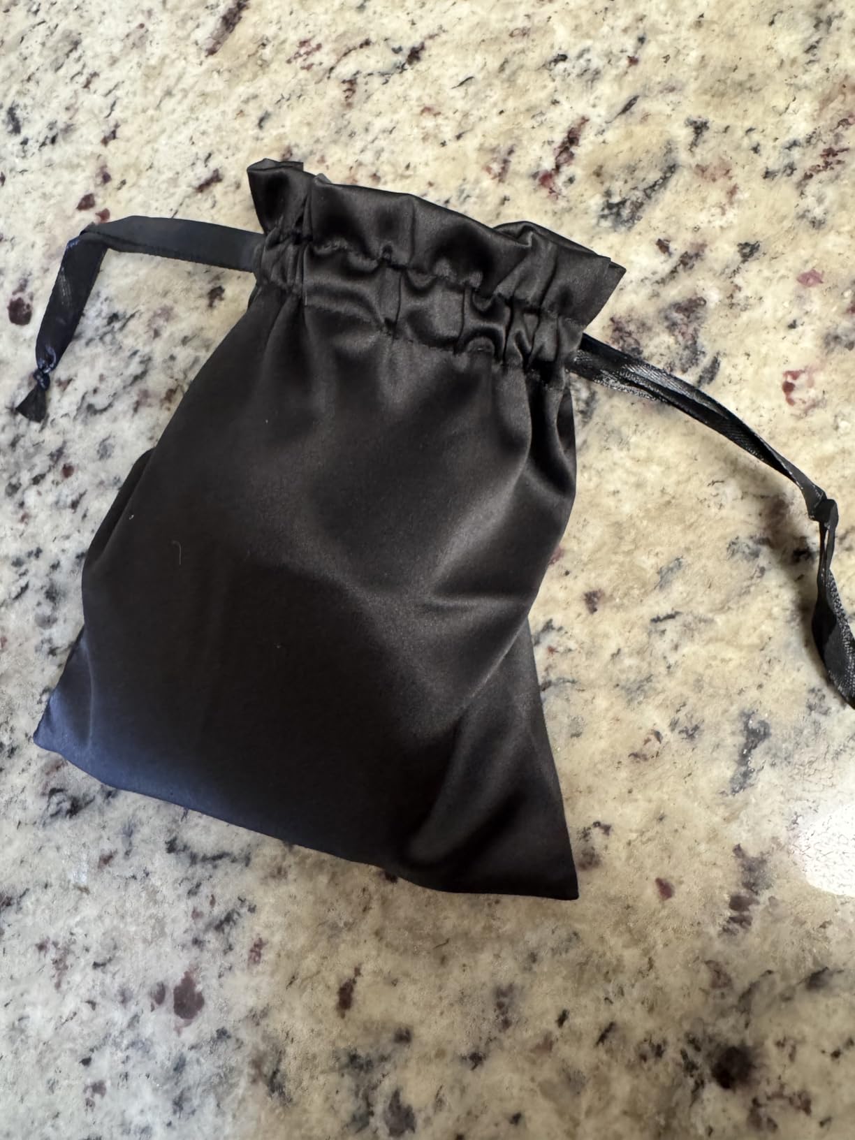 Umisleep Sleep Mask for 100% Pure Mulberry Silk, 22 Momme 6A Soft Eye Masks for Sleep, Adjustable Sleep Masks for Women Men, Light Blocking Sleeping Mask, Silk Eye Mask for Sleeping, Blindfold, Black Customer Review Umisleep Sleep Mask for 100% Pure Mulberry Silk, 22 Momme 6A Soft Eye Masks for Sleep, Adjustable Sleep Masks for Women Men, Light Blocking Sleeping Mask, Silk Eye Mask for Sleeping, Blindfold, Black - Customer Photo 3