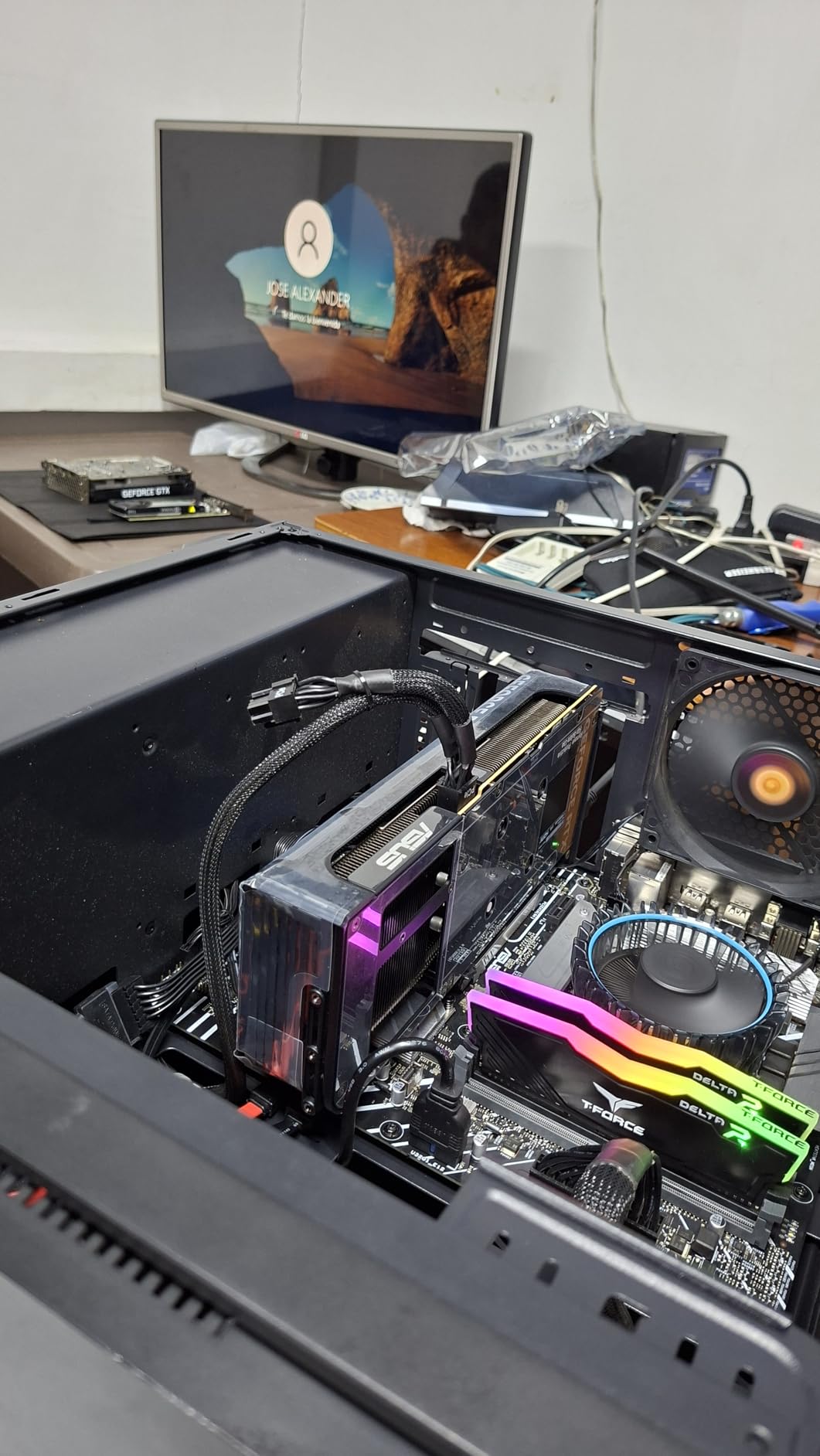 ASUS Dual GeForce RTX 5060 8GB GDDR7 OC Edition - PCIe 5.0, DLSS 4, 2.5-Slot Design customer photo 1