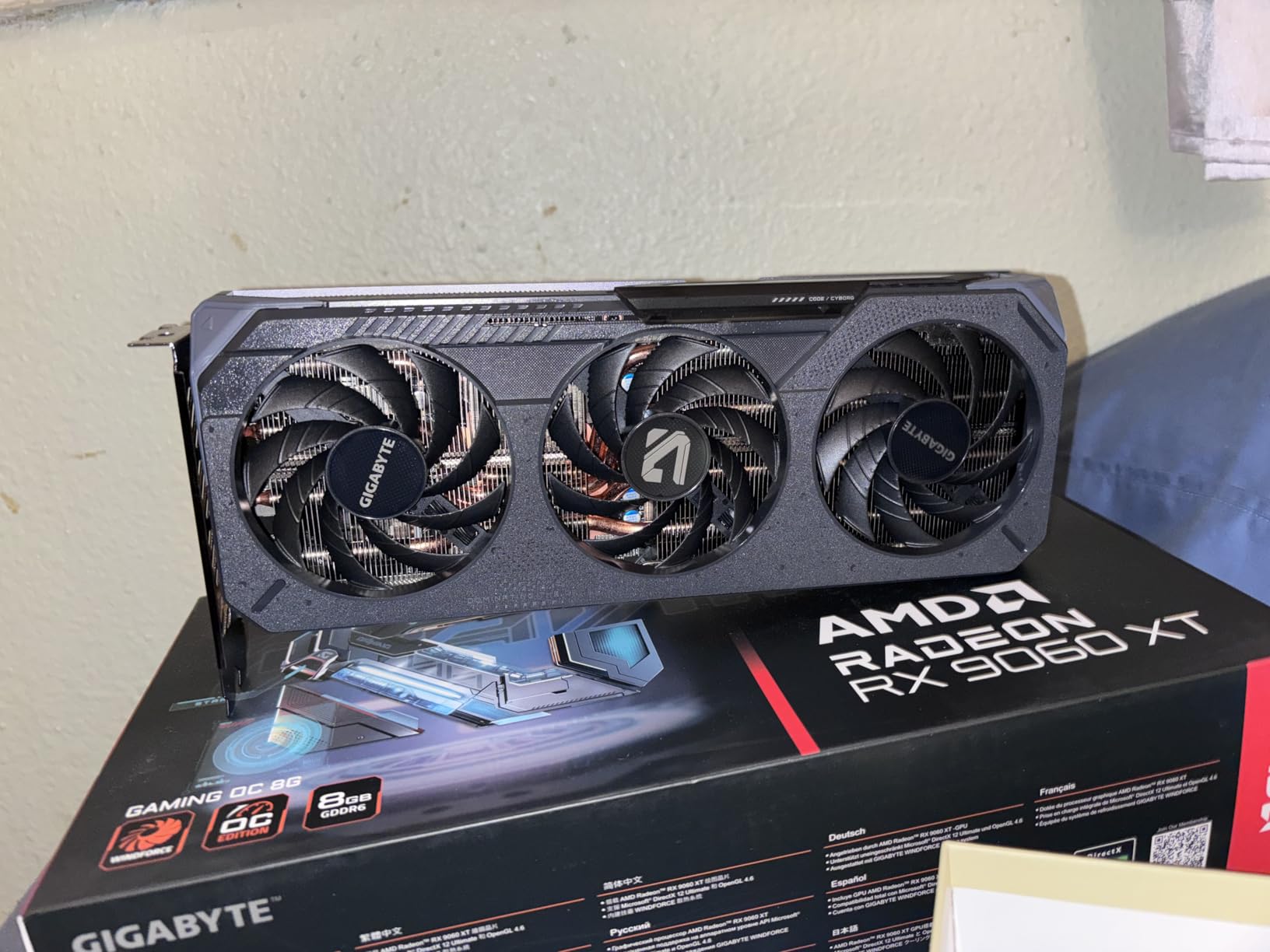 GIGABYTE Radeon RX 9060 XT Gaming OC 8G Graphics Card, PCIe 5.0, 8GB GDDR6, GV-R9060XTGAMING OC-8GD Video Card customer photo 2