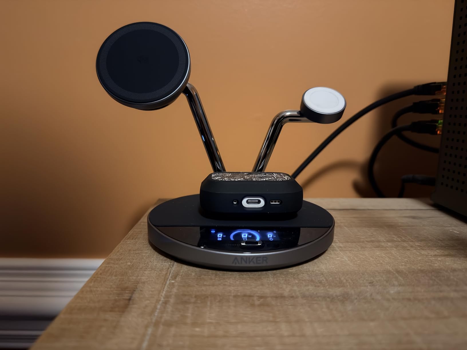 Anker Prime 3-in-1 Charging Station, Qi2.2-Certified 25W Wireless Charger Dock Stand, MagSafe Compatible, Smart Display with TEC Active Cooling, for iPhone 17, Apple Watch, AirPods, and More customer photo 2