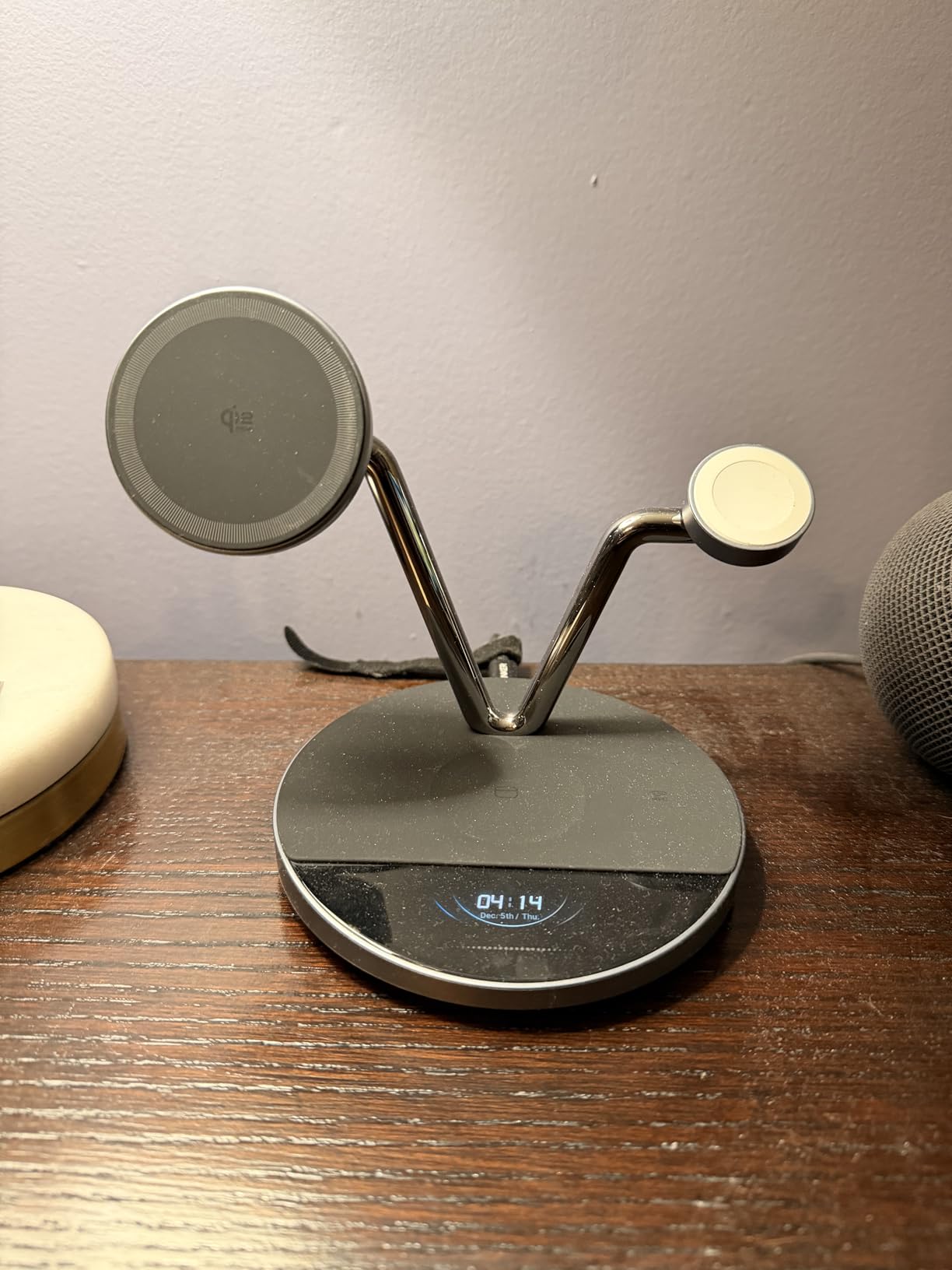 Anker Prime MagSafe Charger Compatible, 3-in-1 Charging Station, Qi2 25W Certified Wireless Charger Dock Stand, Smart Display with TEC Active Cooling, for iPhone 17, Apple Watch, AirPods, and More - Customer Photo 4