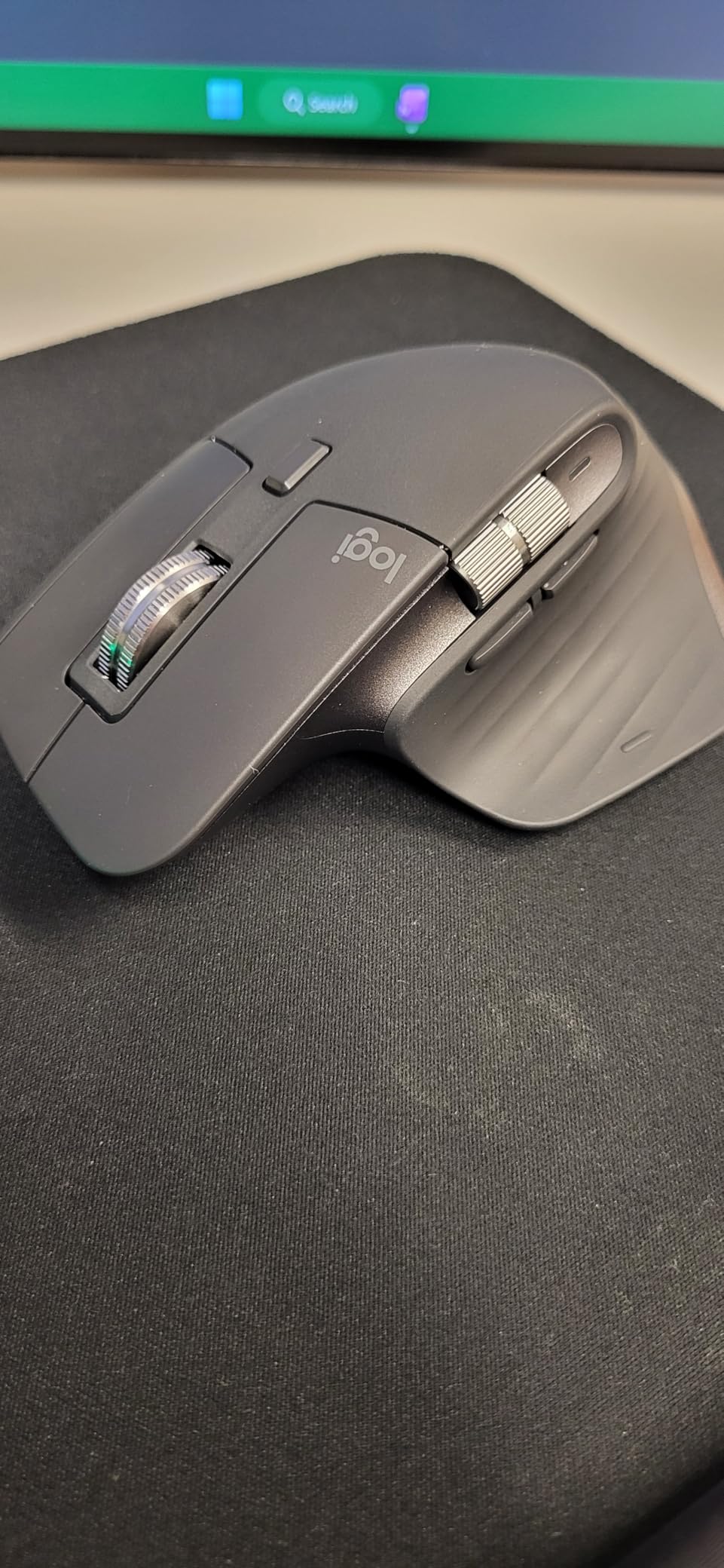 Logitech MX Master 3S Bluetooth Edition Wireless Mouse, No USB Receiver - Ultra-Fast Scrolling, Ergo, 8K DPI, Track on Glass, Quiet Clicks, Works with Apple Mac, Windows PC, Linux, Chrome - Graphite - Customer Photo 2