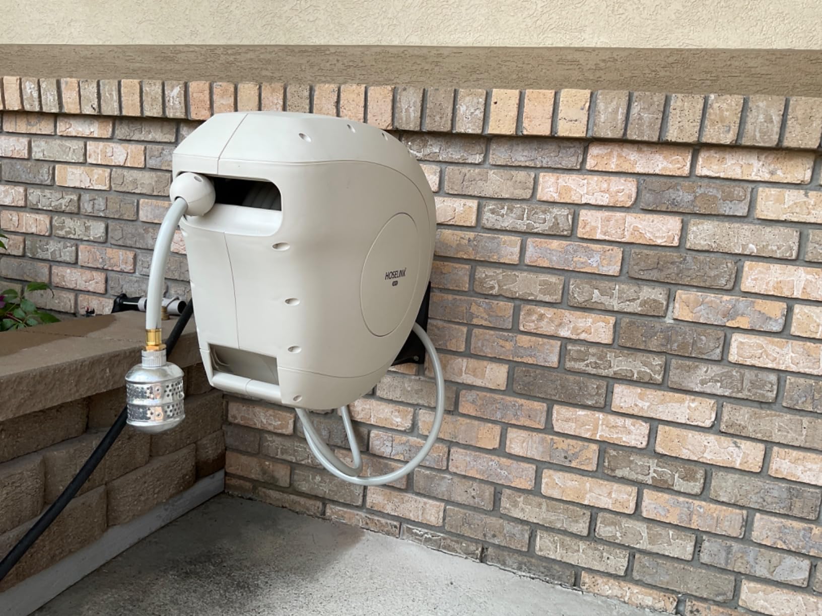 HOSELINK Classic Beige 100ft Automatic Retractable Garden Hose Reel Customer Review HOSELINK Classic Beige 100ft Automatic Retractable Garden Hose Reel - Customer Photo 1