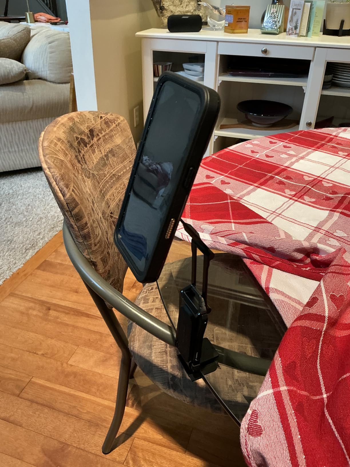 OMOTON TP02 360°Rotating for MagSafe Tripod, Adjustable Aluminum Magnetic Phone Tripod for iPhone 17/16/15/14 Pro Max Air, Foldable Cell Phone Stand Fits Vlog, Gym, Travel Essentials Accessories Customer Review OMOTON TP02 360°Rotating for MagSafe Tripod, Adjustable Aluminum Magnetic Phone Tripod for iPhone 17/16/15/14 Pro Max Air, Foldable Cell Phone Stand Fits Vlog, Gym, Travel Essentials Accessories - Customer Photo 2