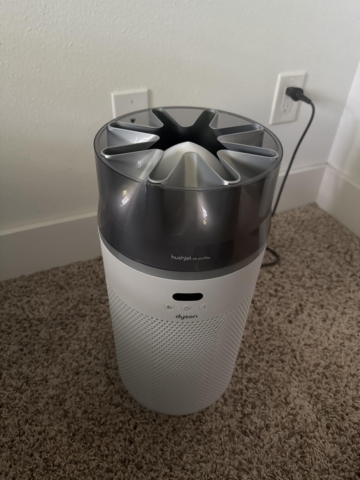 Dyson Hushjet Compact Purifier, Engineered for Powerful, Whisper-quiet, Whole-room Air Purification, Homes with Pets, Allergies, Fully-sealed filtration, 5-year no change filter (White/Silver) Customer Review Dyson Hushjet Compact Purifier, Engineered for Powerful, Whisper-quiet, Whole-room Air Purification, Homes with Pets, Allergies, Fully-sealed filtration, 5-year no change filter (White/Silver) - Customer Photo 2