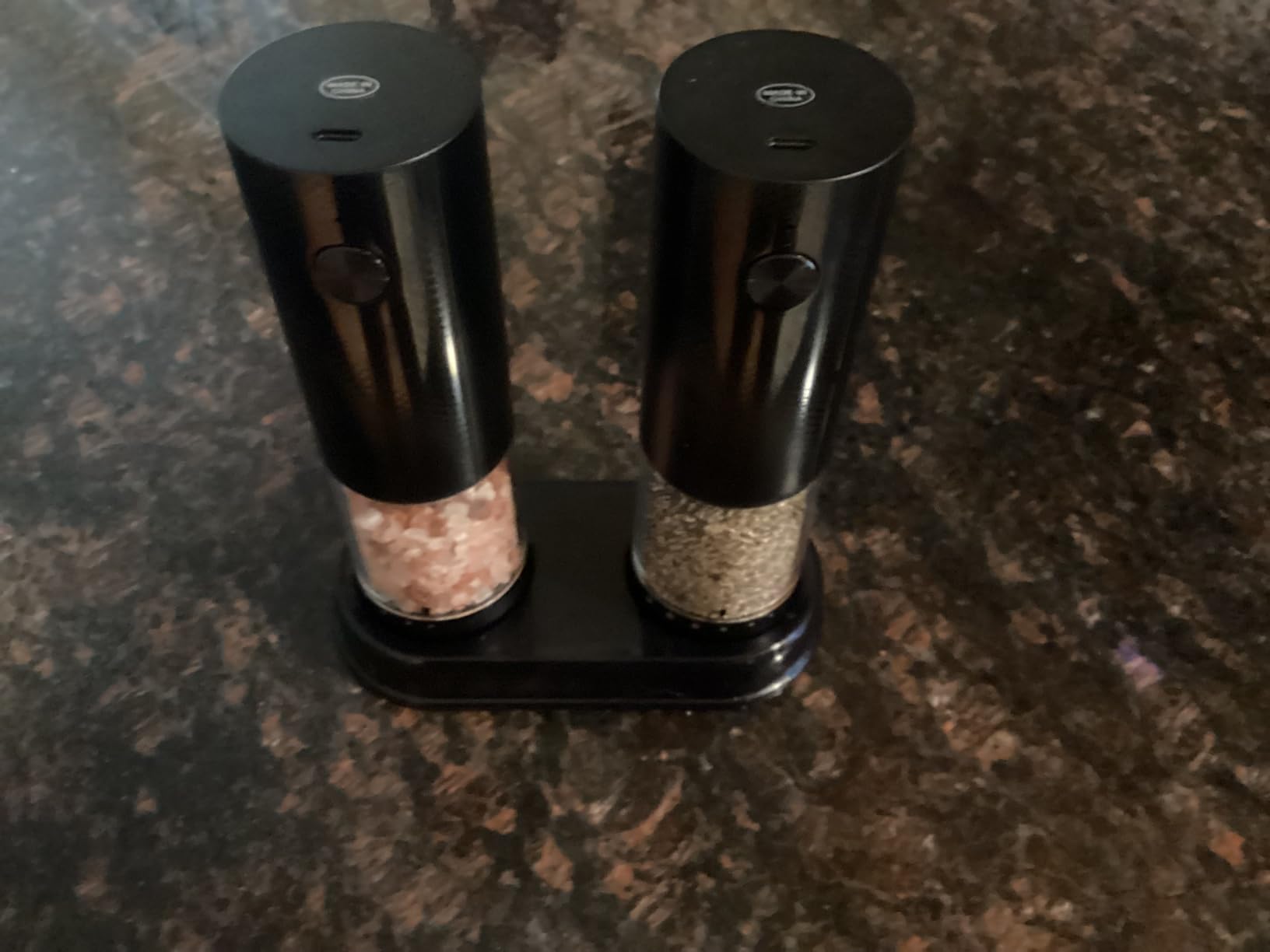 Electric Salt and Pepper Grinder Set - Rechargeable Automatic Salt and Pepper Shakers, Kitchen Appliances with External Adjustable Coarseness, Larger Hopper for Cooking, Home Gifts(2 Pack,Black/Black) - Customer Photo 2