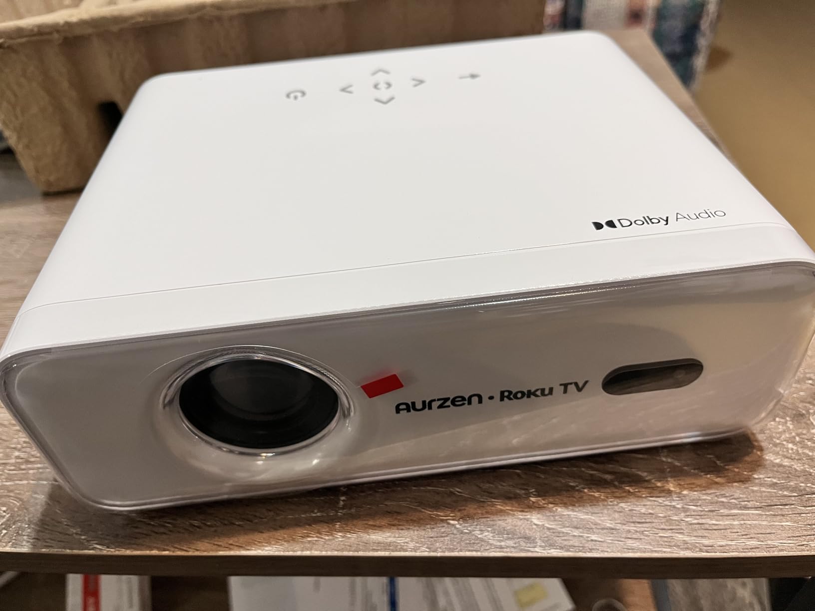 Aurzen Roku TV Smart Projector with Wifi and Bluetooth, Roku TV Built-in, 1080P FHD, Dolby Audio, Auto Focus & Keystone, Zoom, Movie Portable Outdoor Mini Projector for Soccer Football Game, White customer photo 1