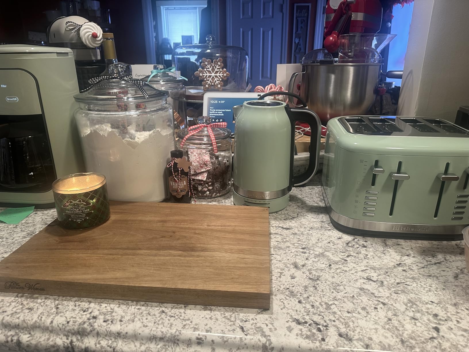 KitchenAid 1.7L Electric Kettle w/Temp Control KEK1701, Juniper - Customer Photo 1