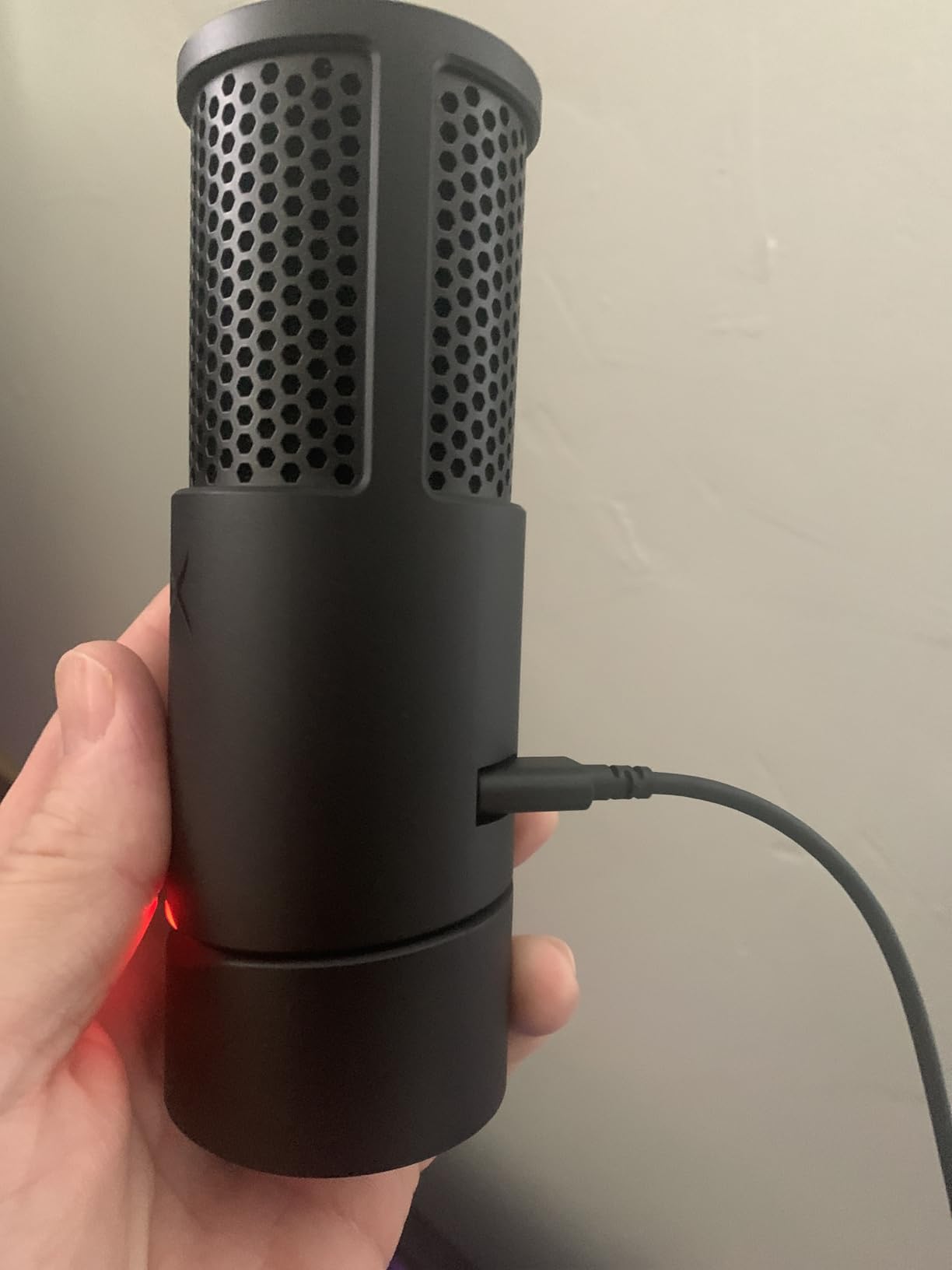HyperX SoloCast 2 – Gaming USB Condenser Mic for PC, USB-C to USB-A, Built-in Pop Filter, Internal Shock Mount, Plug and Play, 24-bit / 96kHz, Compact Tiltable Stand – Black Customer Review HyperX SoloCast 2 – Gaming USB Condenser Mic for PC, USB-C to USB-A, Built-in Pop Filter, Internal Shock Mount, Plug and Play, 24-bit / 96kHz, Compact Tiltable Stand – Black - Customer Photo 2