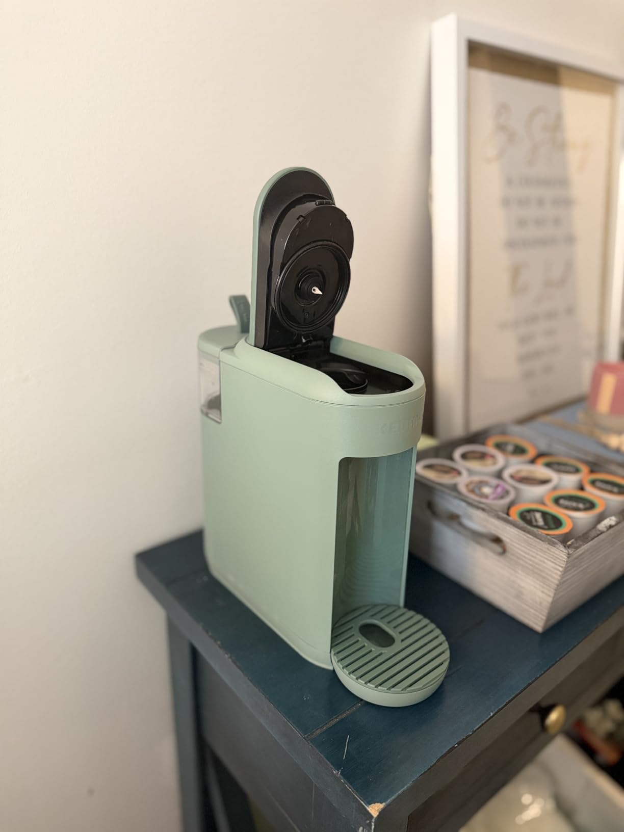K-Mini Mate Single Serve K-Cup Pod Coffee Maker, Brews Up to 12 oz Cup, Compact Portable Coffee Machine for Small Spaces, Great for Dorms & Offices, Black customer photo 2