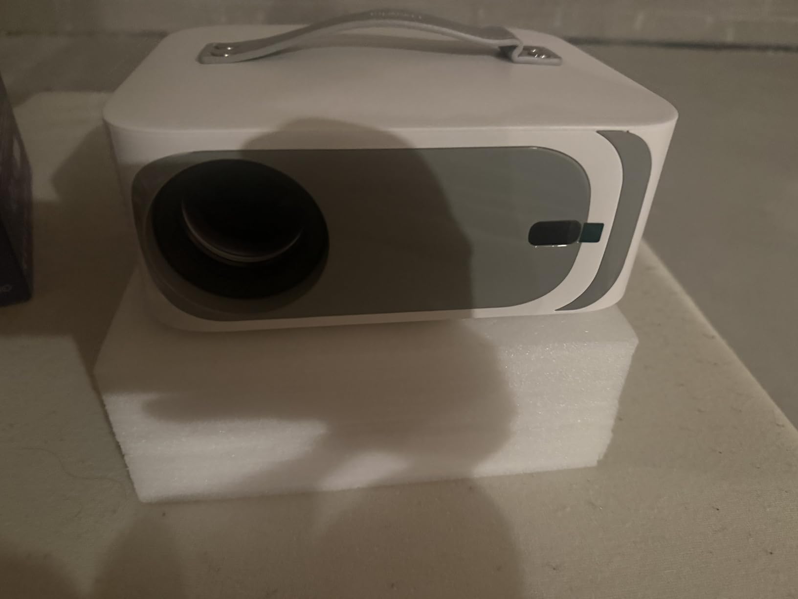 Lisowod Outdoor Projector 4K with WiFi and Bluetooth, AI Movin 2.0 OS, 2000 ANSI, 35W Dolby Audio, AI Auto Focus with HDR10+, Portable Smart Projector Compatible with Netflix Customer Review Lisowod Outdoor Projector 4K with WiFi and Bluetooth, AI Movin 2.0 OS, 2000 ANSI, 35W Dolby Audio, AI Auto Focus with HDR10+, Portable Smart Projector Compatible with Netflix - Customer Photo 1