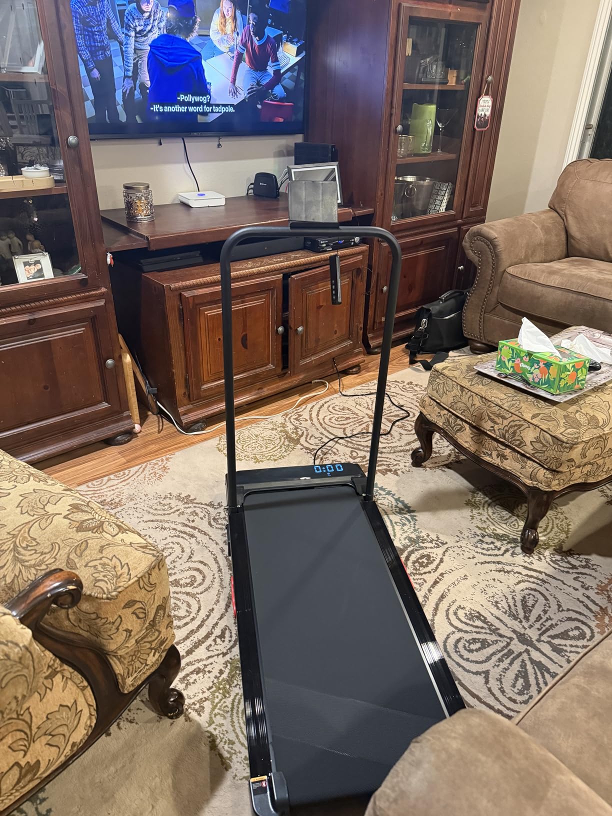 KASSADIN Walking Pad with Handle Bar, 2026 Upgrade Portable Small Treadmill with Handles for Home Small, 3.0HP Under Desk Walking Pad Treadmill with Incline, 0.6-7.6MPH, 350LBS customer photo 2
