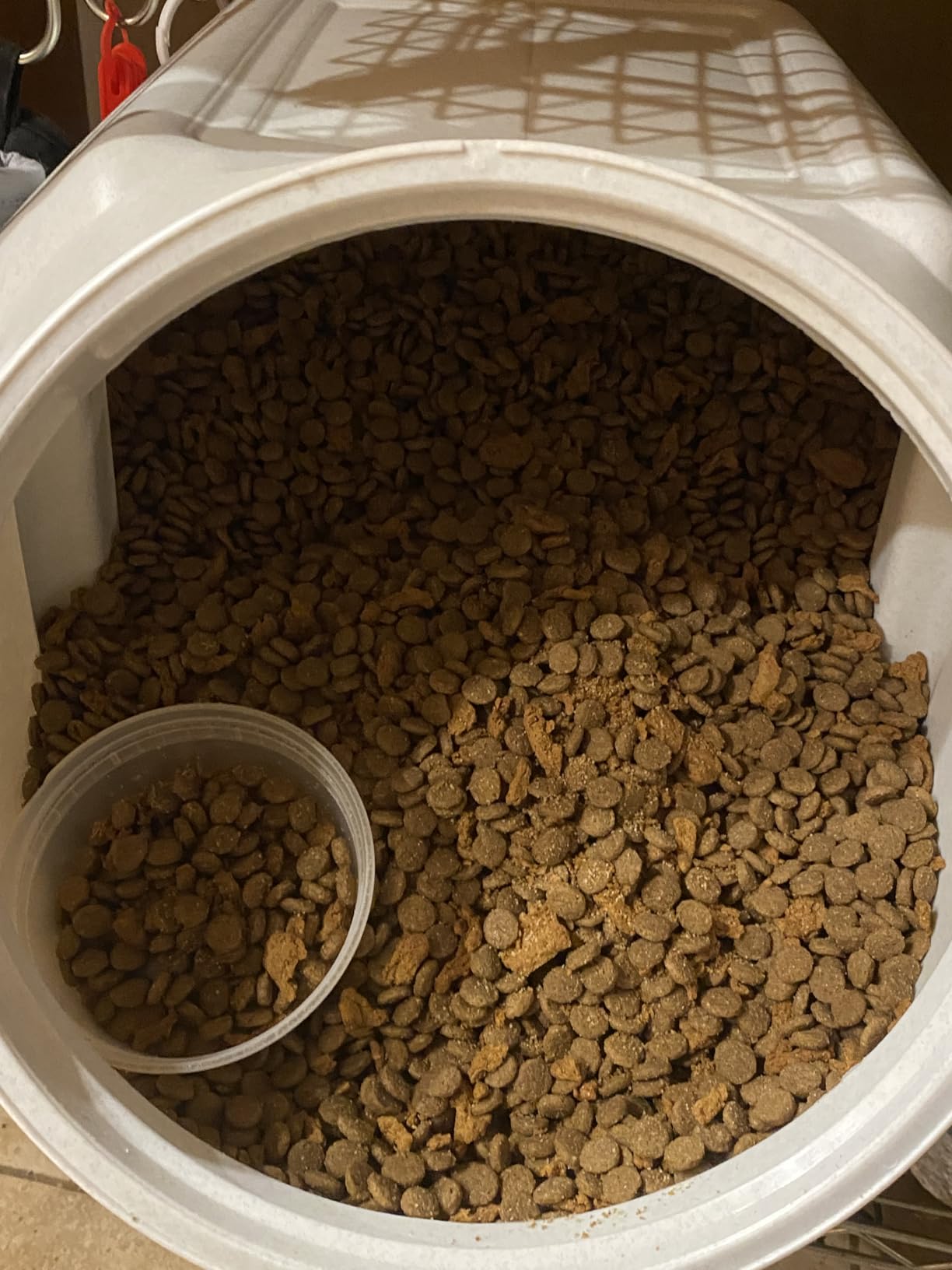 Gamma2 Vittles Vault Outback Airtight Pet Food Container, 40 Pounds customer photo 2
