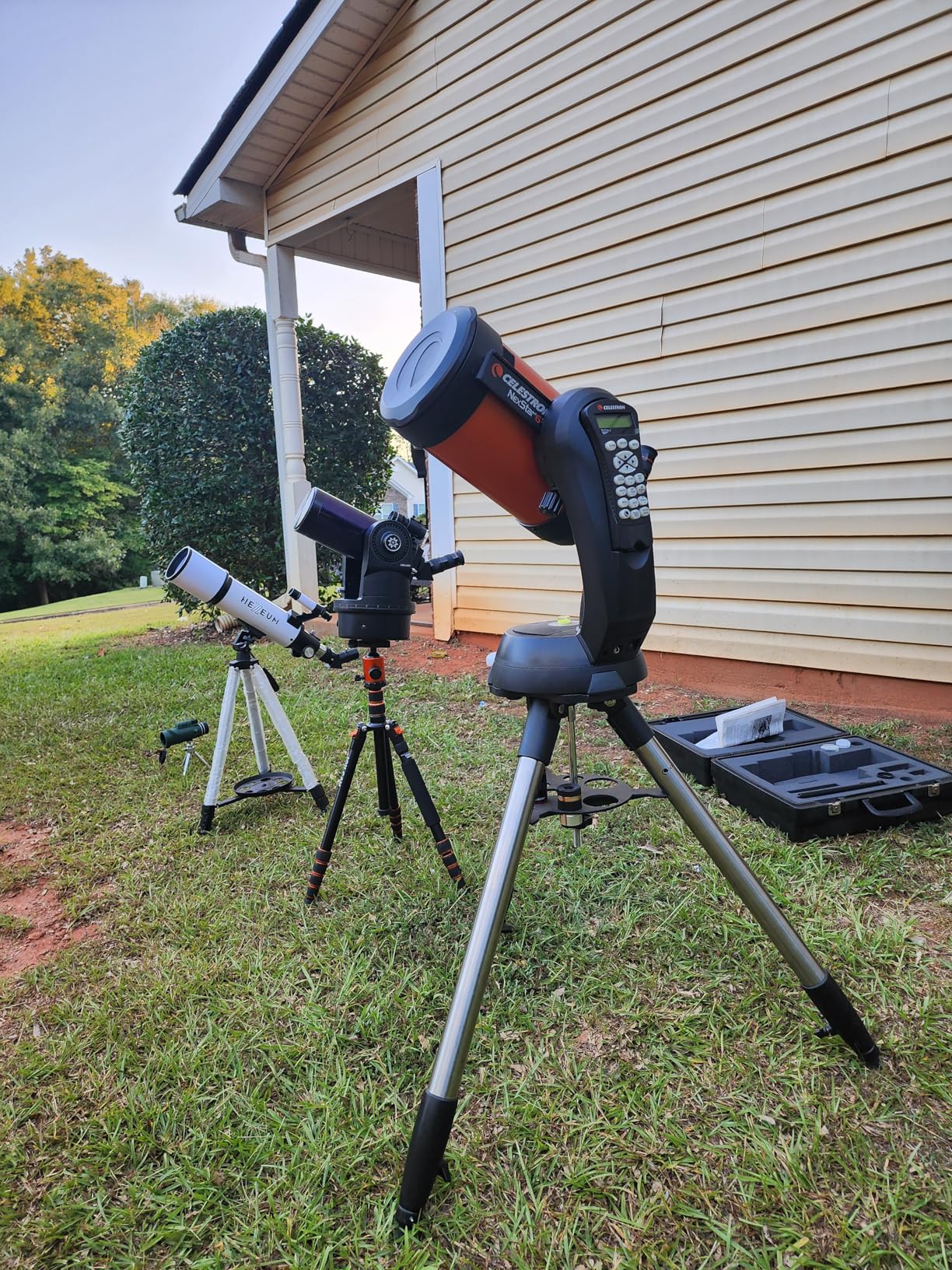 Celestron NexStar 5SE Computerized Telescope - 5-Inch Schmidt-Cassegrain Optical Tube - Fully Automated GoTo Mount with SkyAlign - 40,000+ Object Database customer photo 1