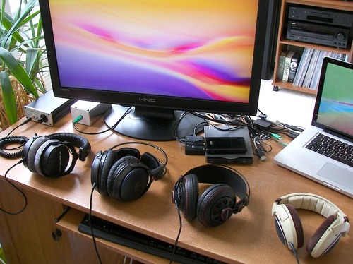 beyerdynamic DT 990 Pro 250 ohm Over-Ear Studio Headphones for Mixing, Mastering, and Editing customer photo 1