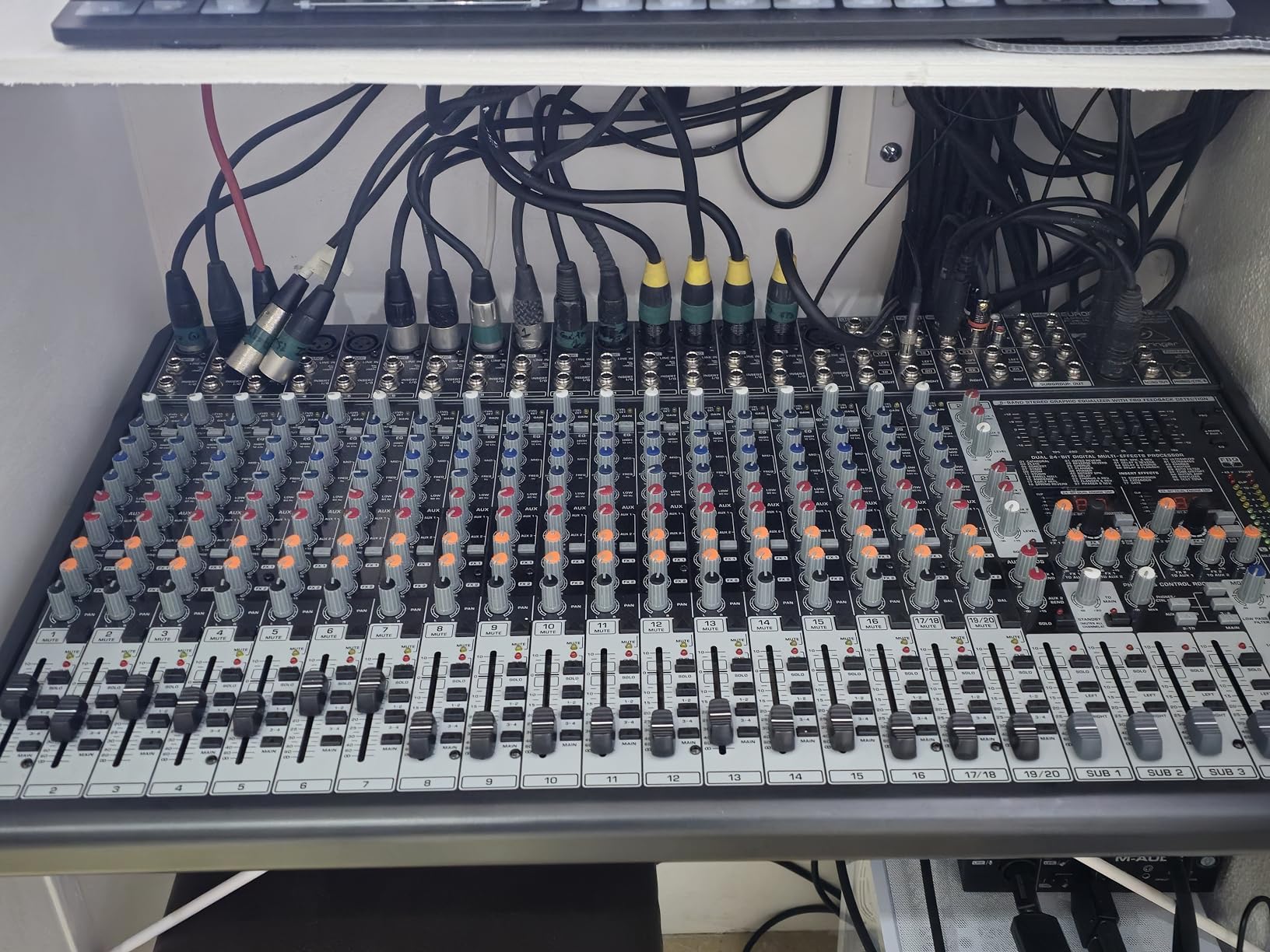 Behringer EURODESK SX2442FX Ultra-Low Noise Design 24-Input 4-Bus Studio/Live Mixer with XENYX Mic Preamplifiers, British EQ and Dual Multi-FX Processor customer photo 1